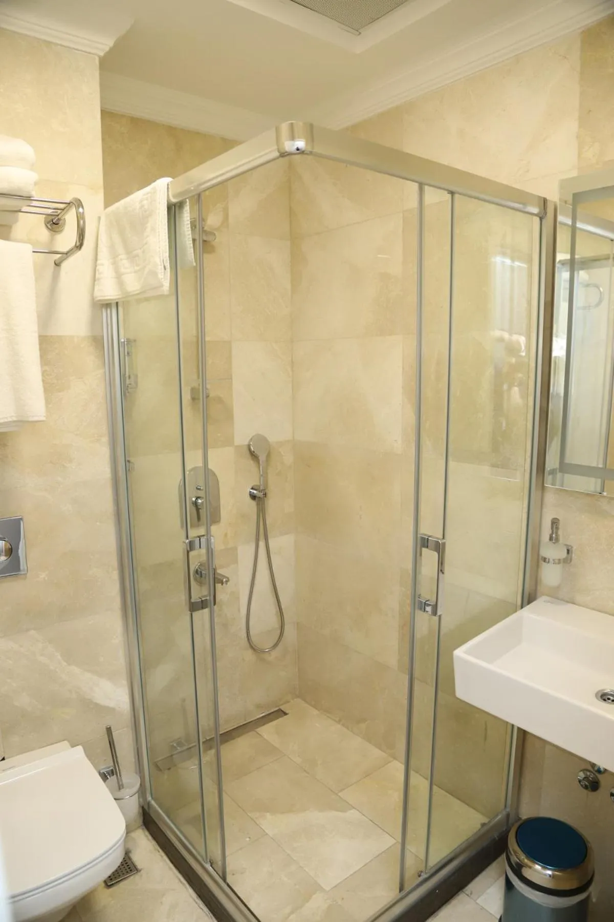 Shower in Novus Hotel İstanbul