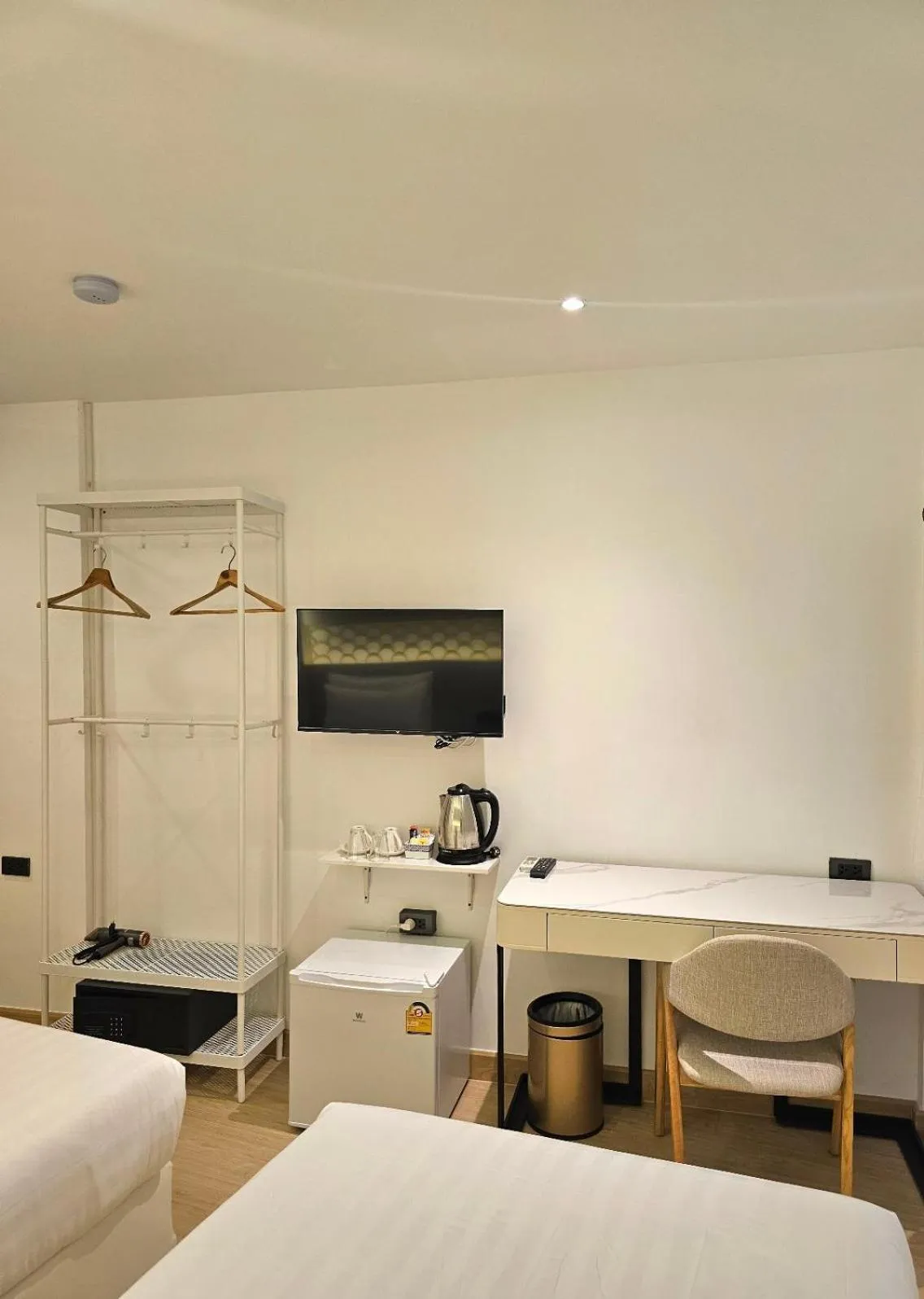 TV and multimedia, Bed in Arawana Express Sukhumvit 22