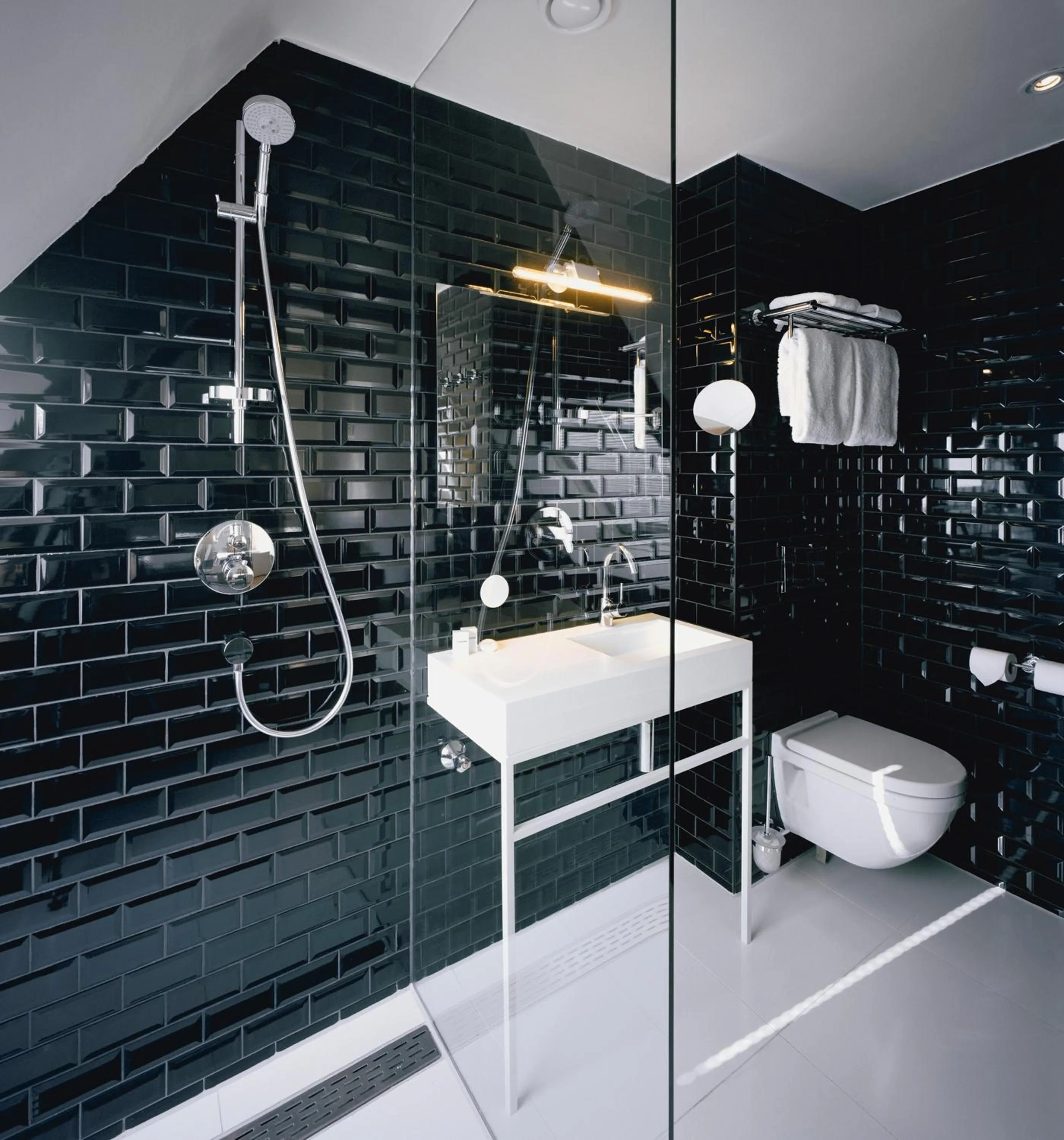 Shower in Hotel Arena