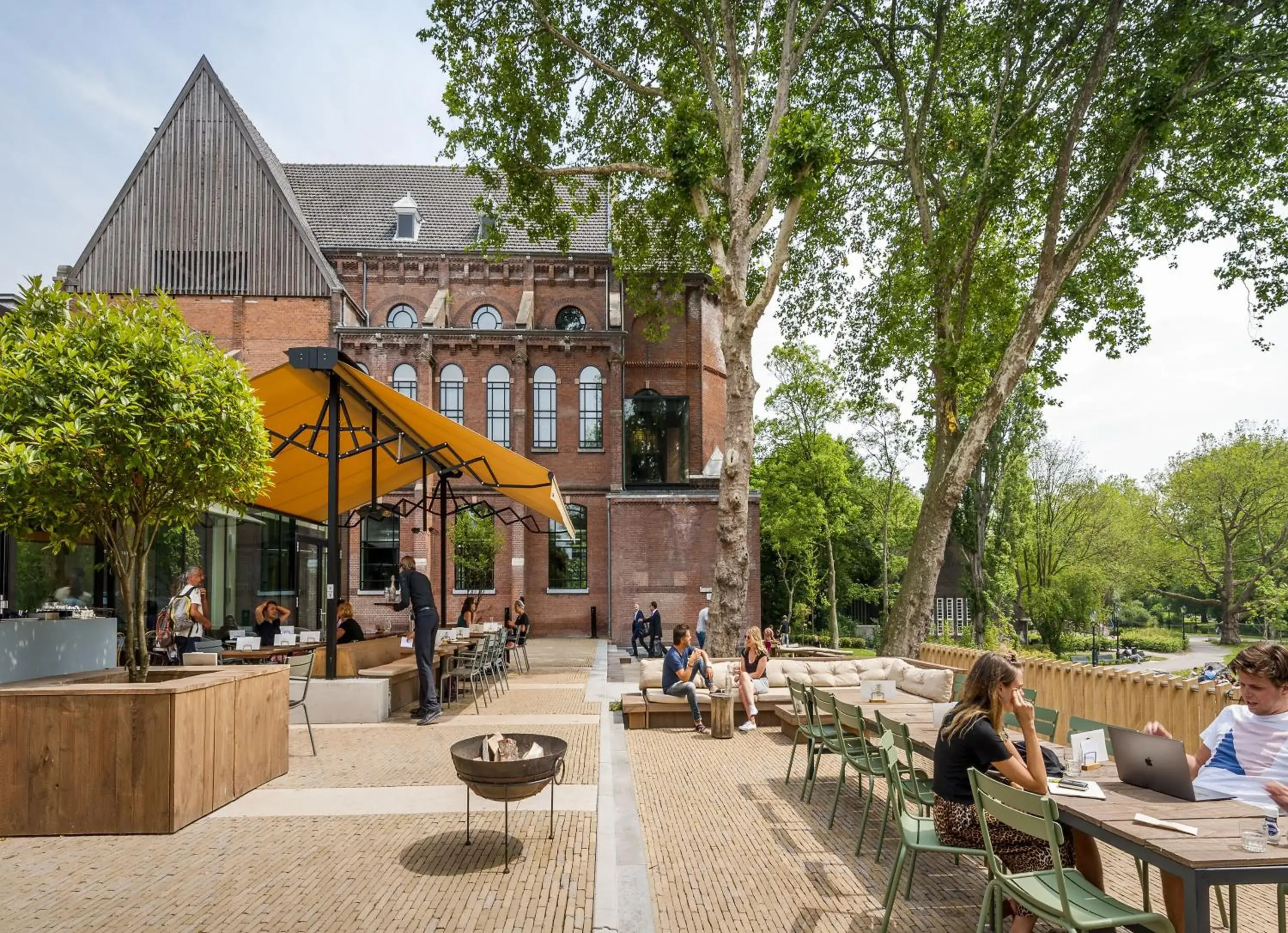 Facade/entrance in Hotel Arena Facade/entrance in Hotel Arena