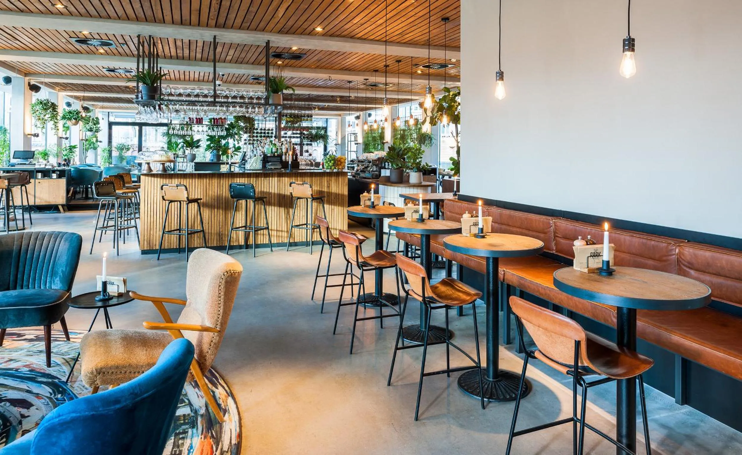 Restaurant/places to eat in Hotel Arena