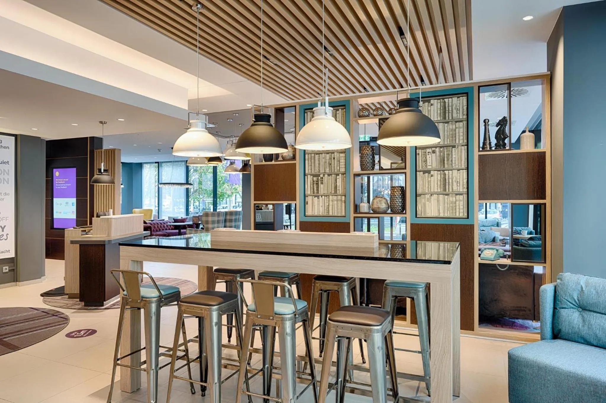 Business facilities in Premier Inn Frankfurt Westend