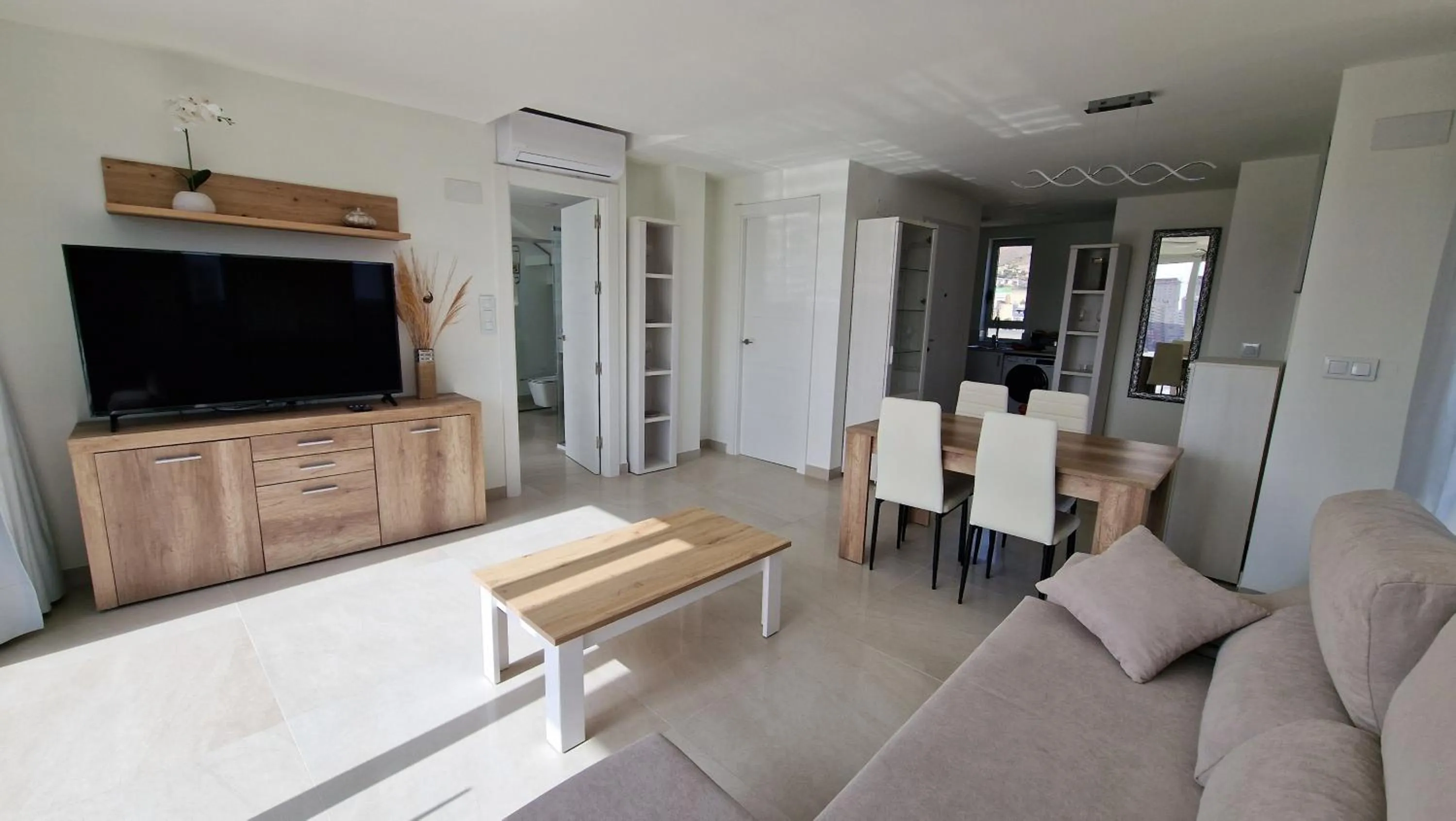 TV and multimedia in APARTAMENTOS OASIS DE LA CALA