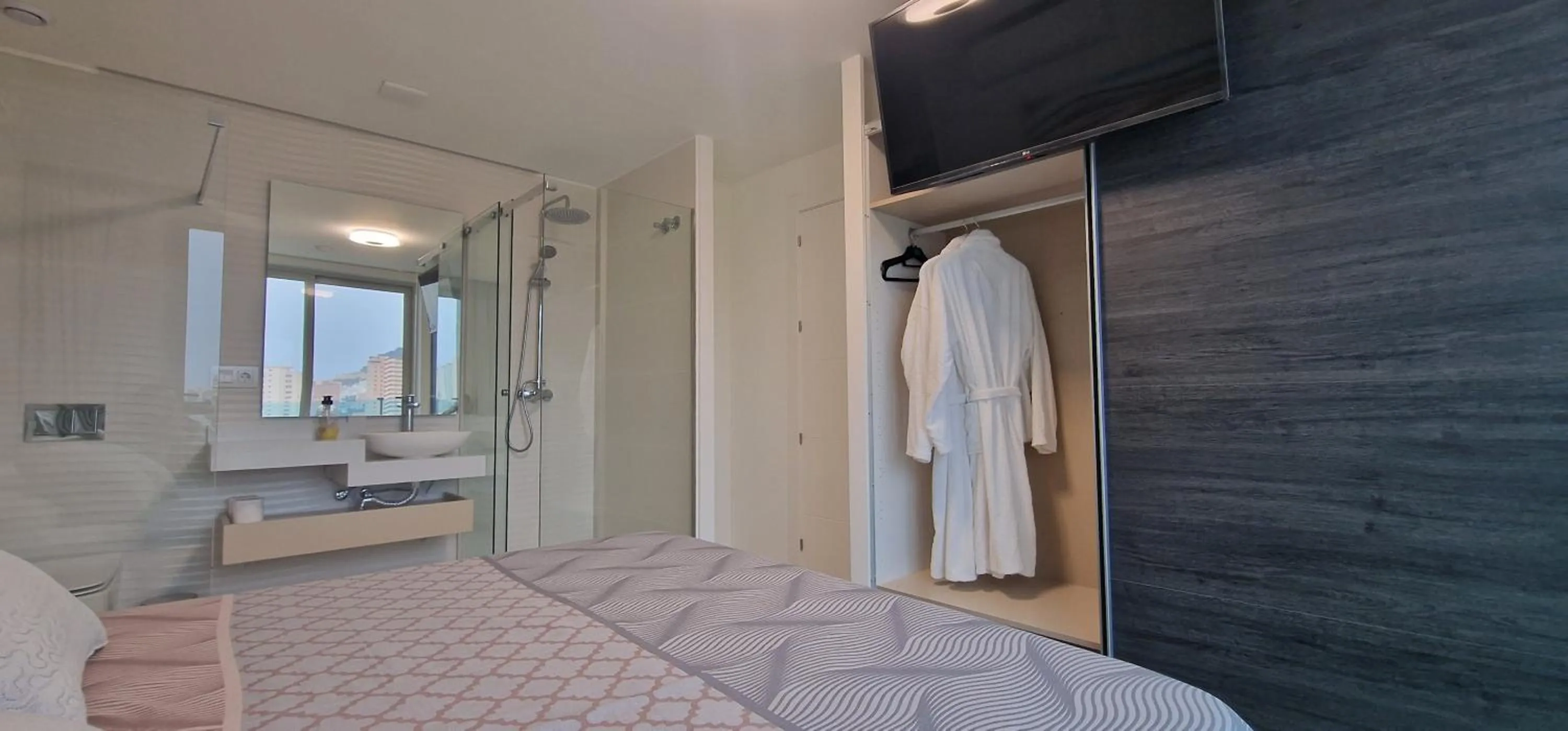 APARTAMENTOS OASIS DE LA CALA