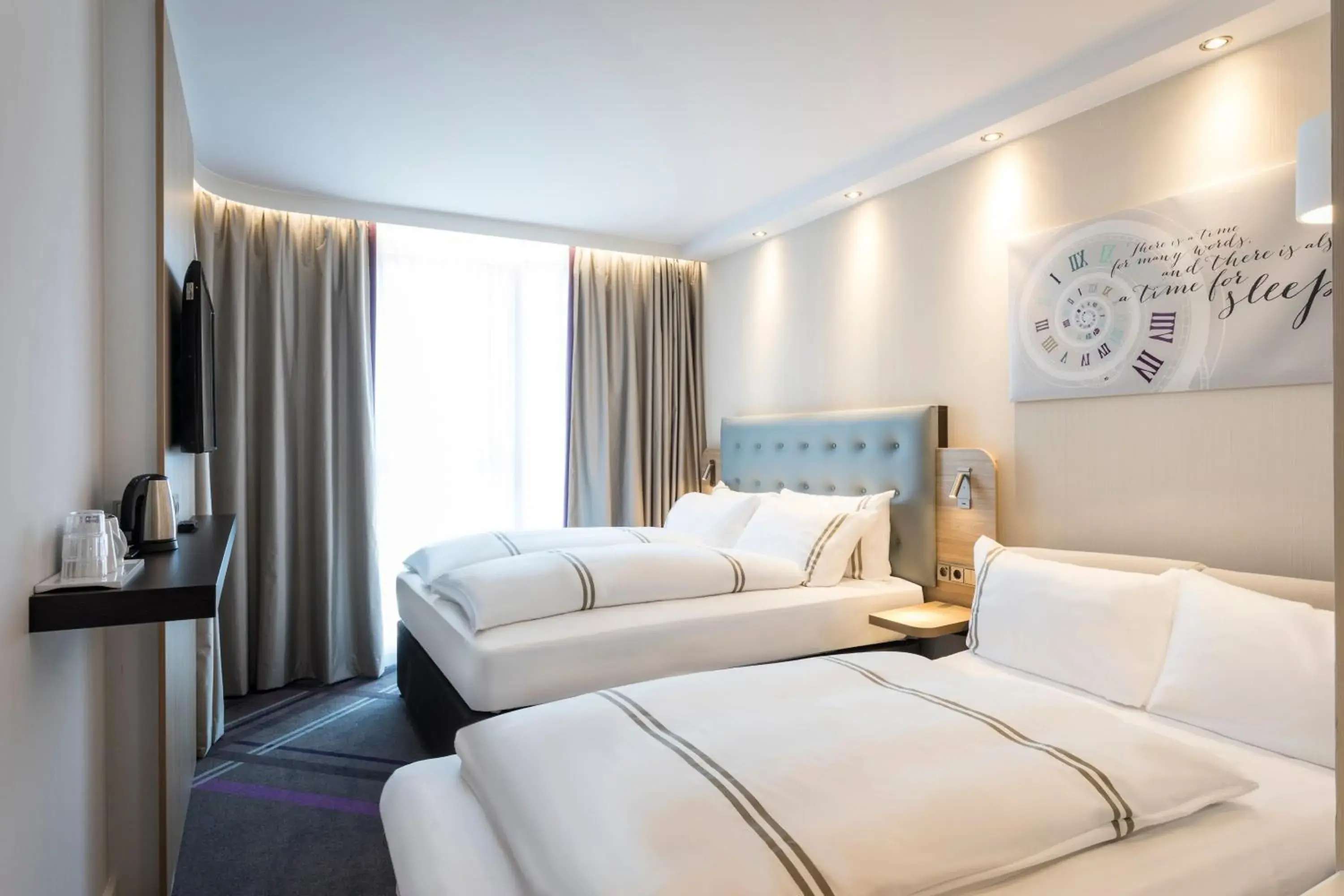 Standard Triple Room in Holiday Inn Express Freiburg - City Centre Standard Triple Room in Holiday Inn Express Freiburg - City Centre