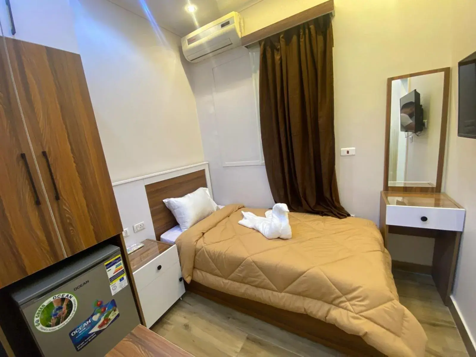 Photo of the whole room, Bed in Central Cairo Hotel Photo of the whole room, Bed in Central Cairo Hotel