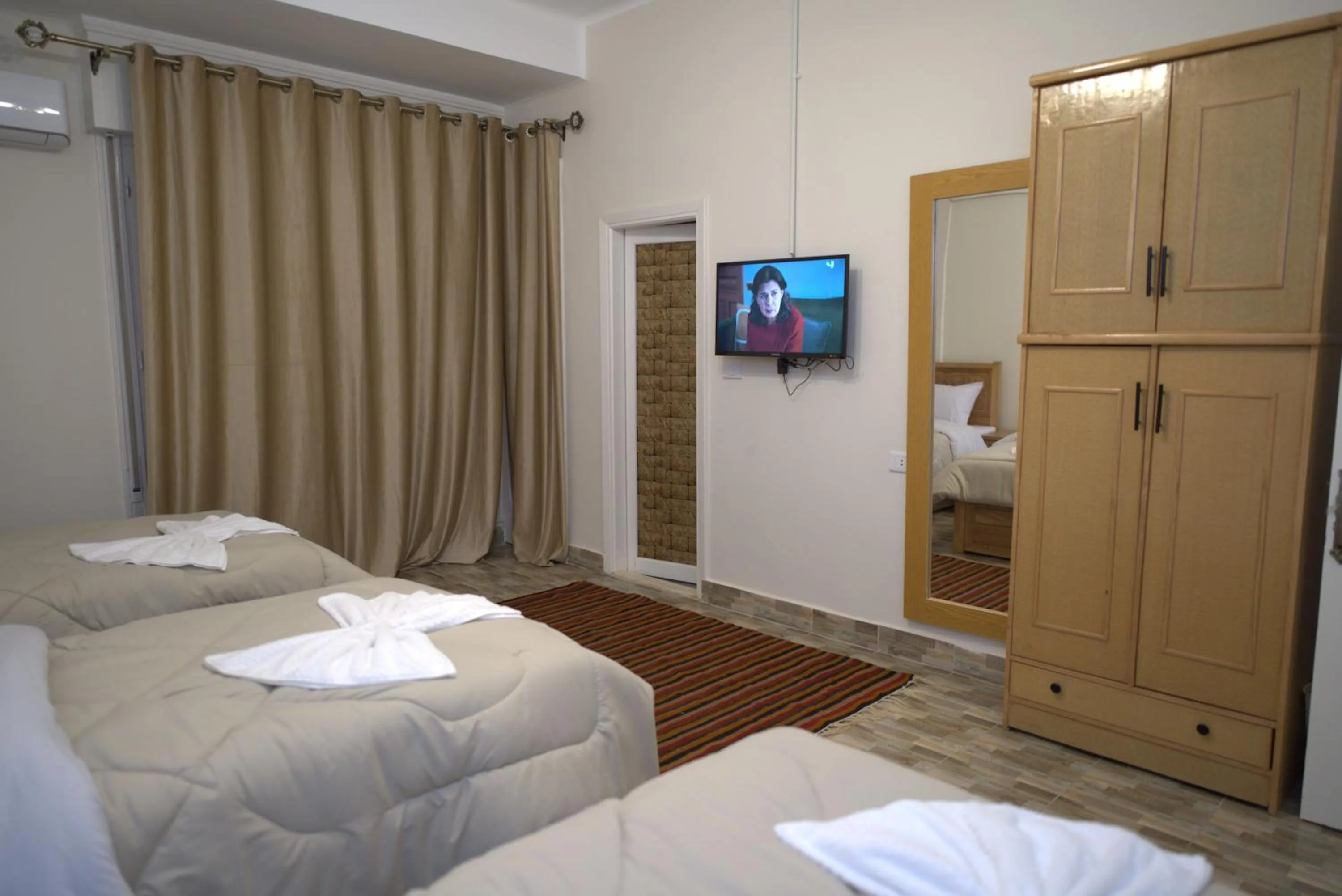 TV and multimedia, Bed in Central Cairo Hotel