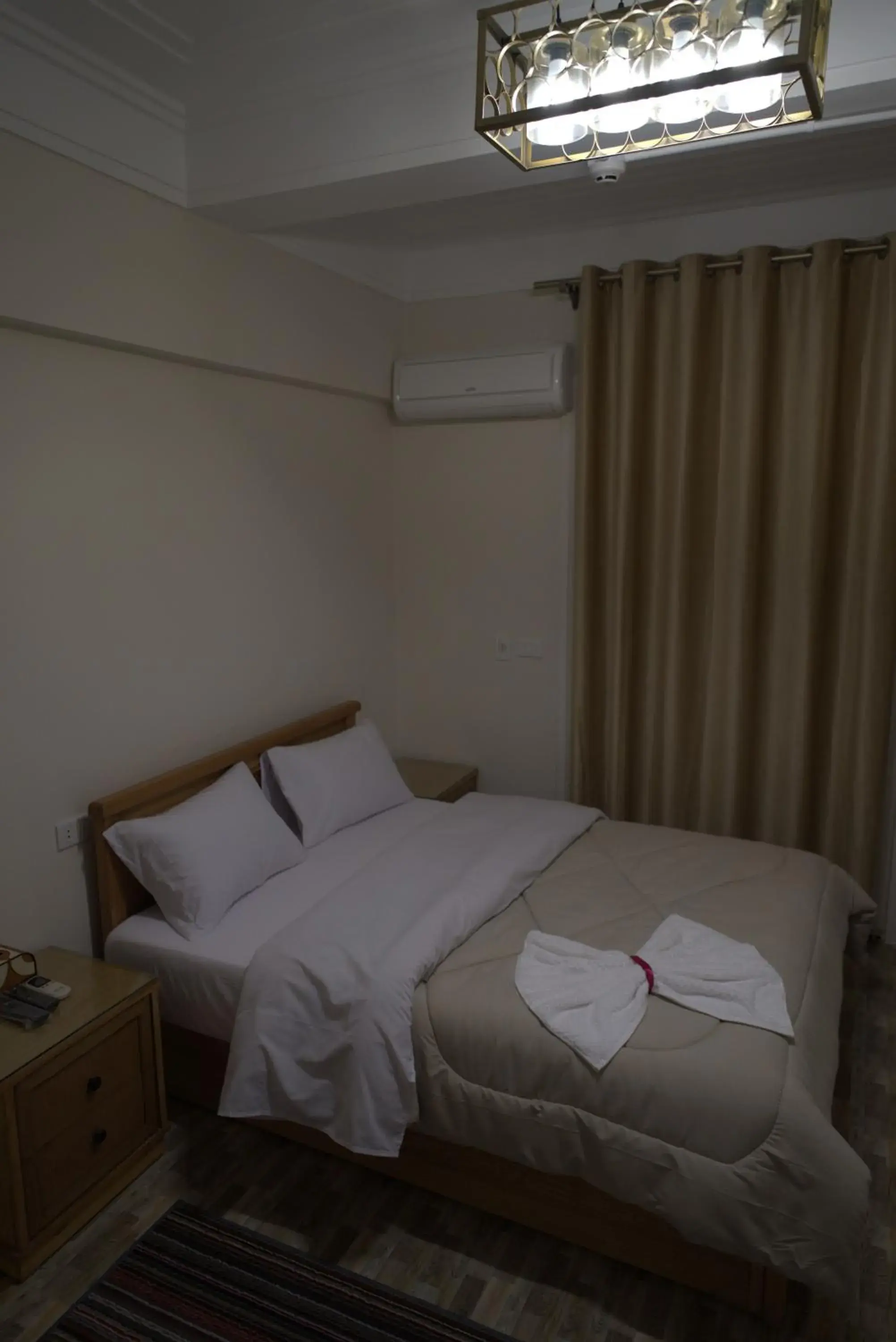 Bedroom, Bed in Central Cairo Hotel Bedroom, Bed in Central Cairo Hotel