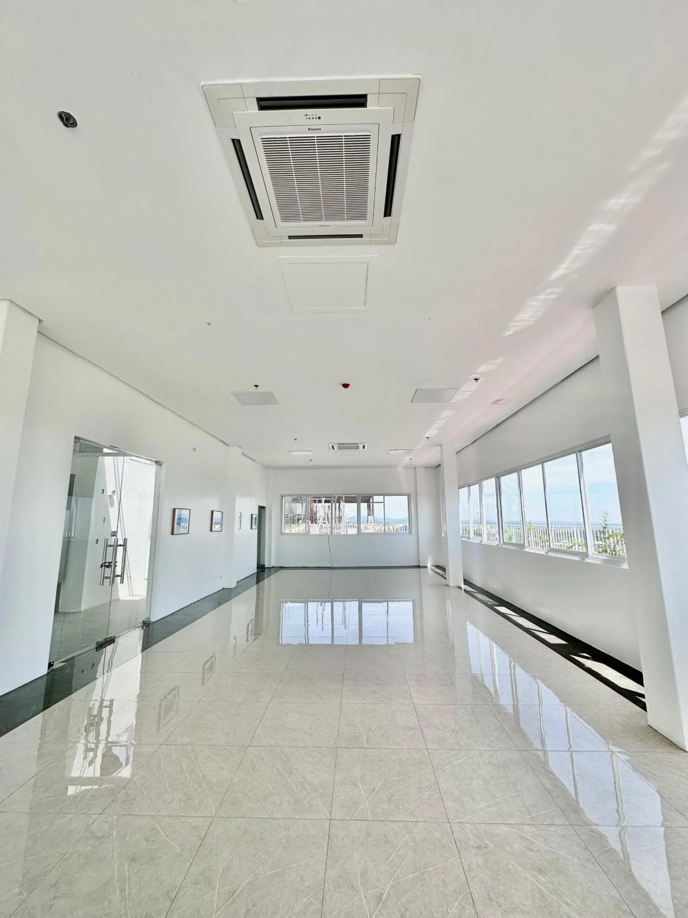 Scandinavian 1 BR beside SM CDO w POOL and Netflix