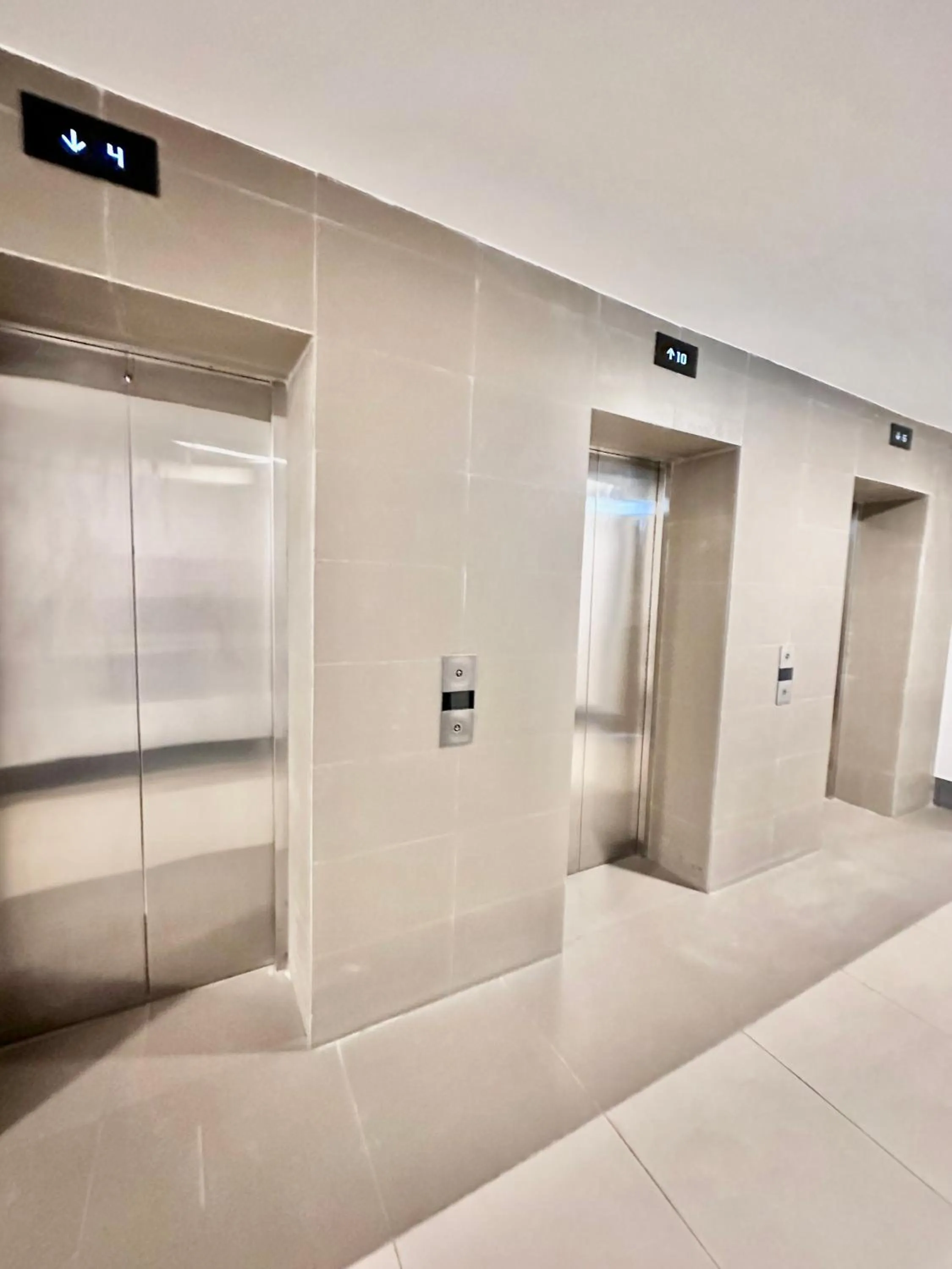 Scandinavian 1 BR beside SM CDO w POOL and Netflix