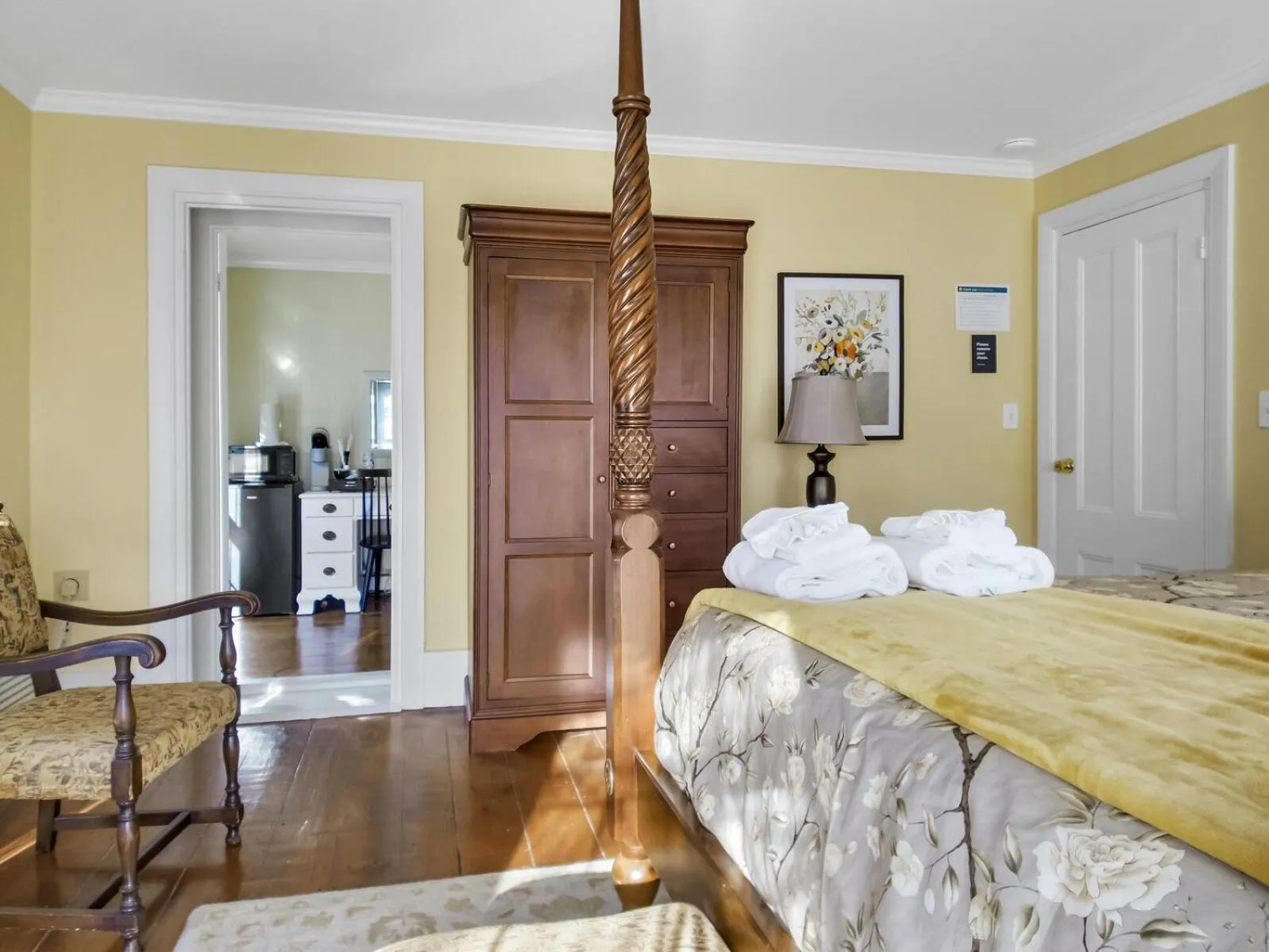 Bed in The Thistle Inn