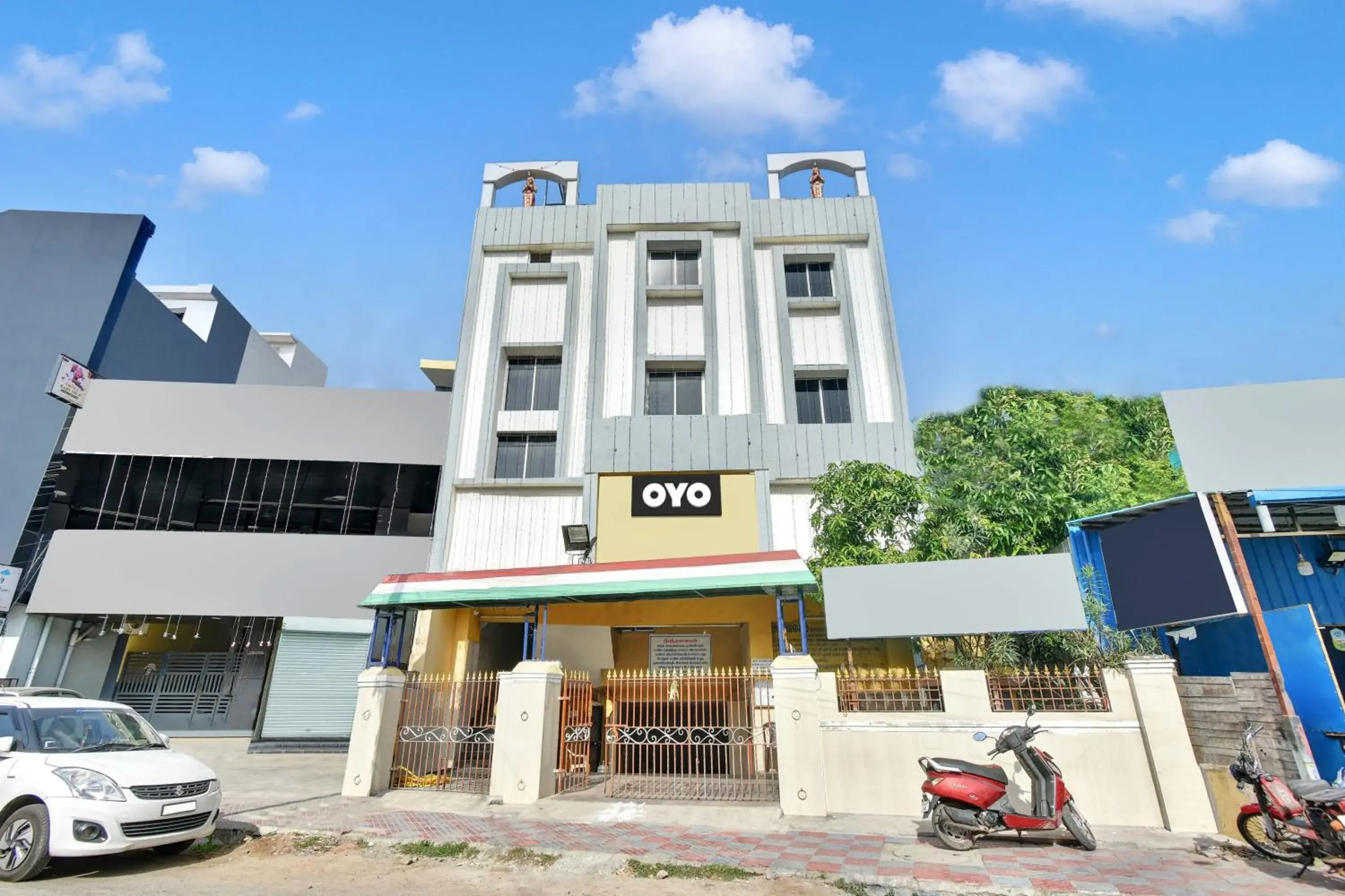 Facade/entrance in Hotel O RKR Residency Facade/entrance in Hotel O RKR Residency