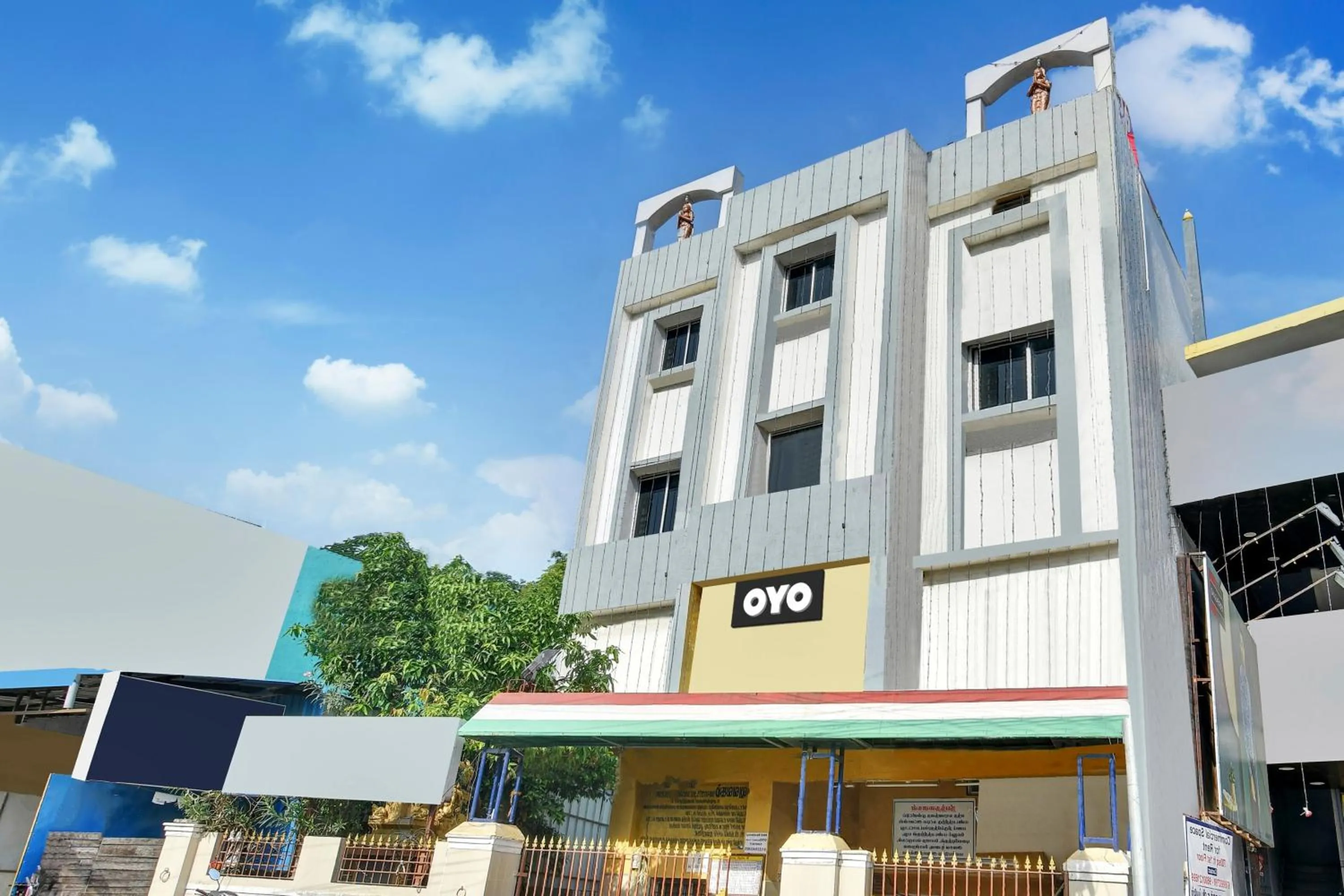 Facade/entrance in Hotel O RKR Residency