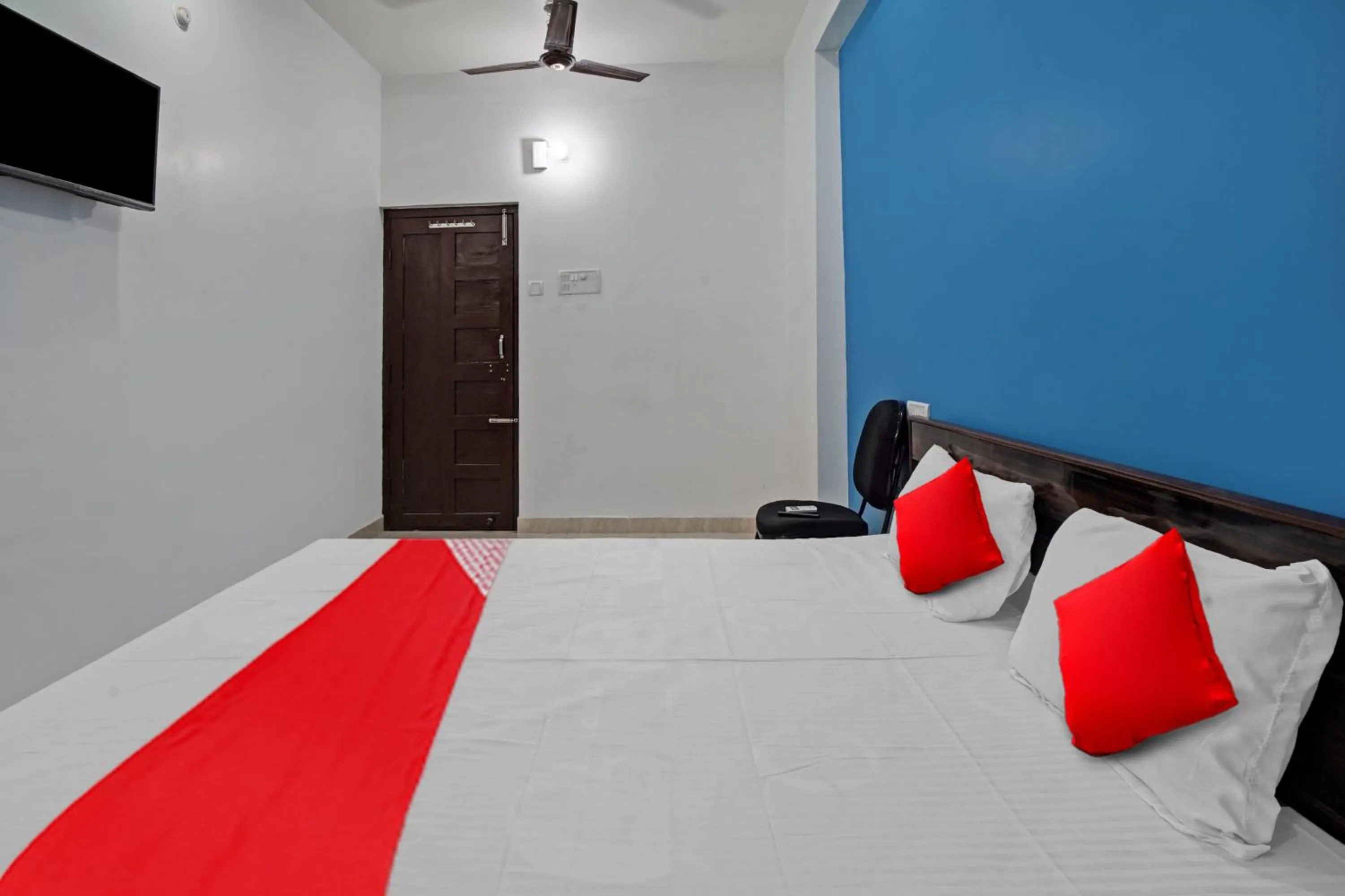 Bedroom in Hotel O by OYO Sun City