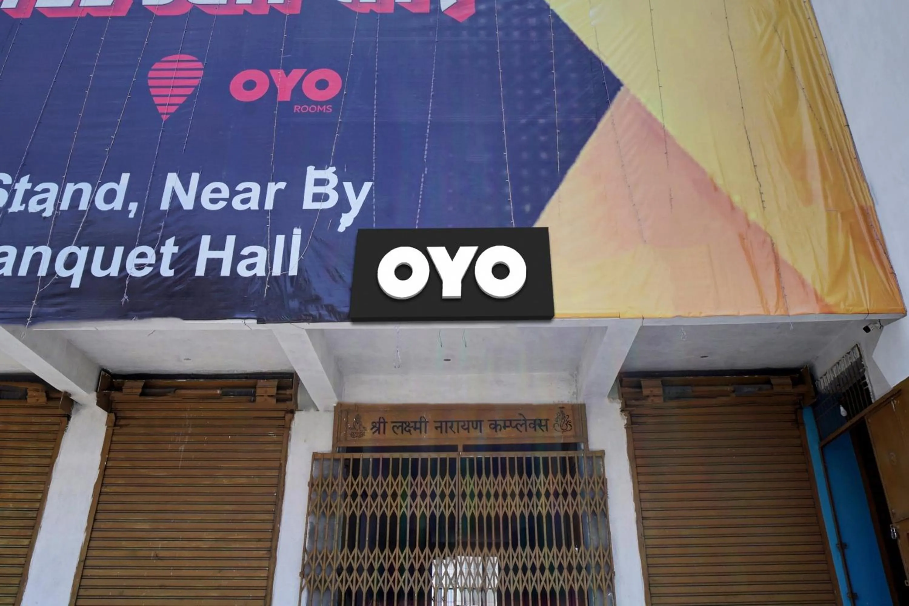 Facade/entrance in Hotel O by OYO Sun City