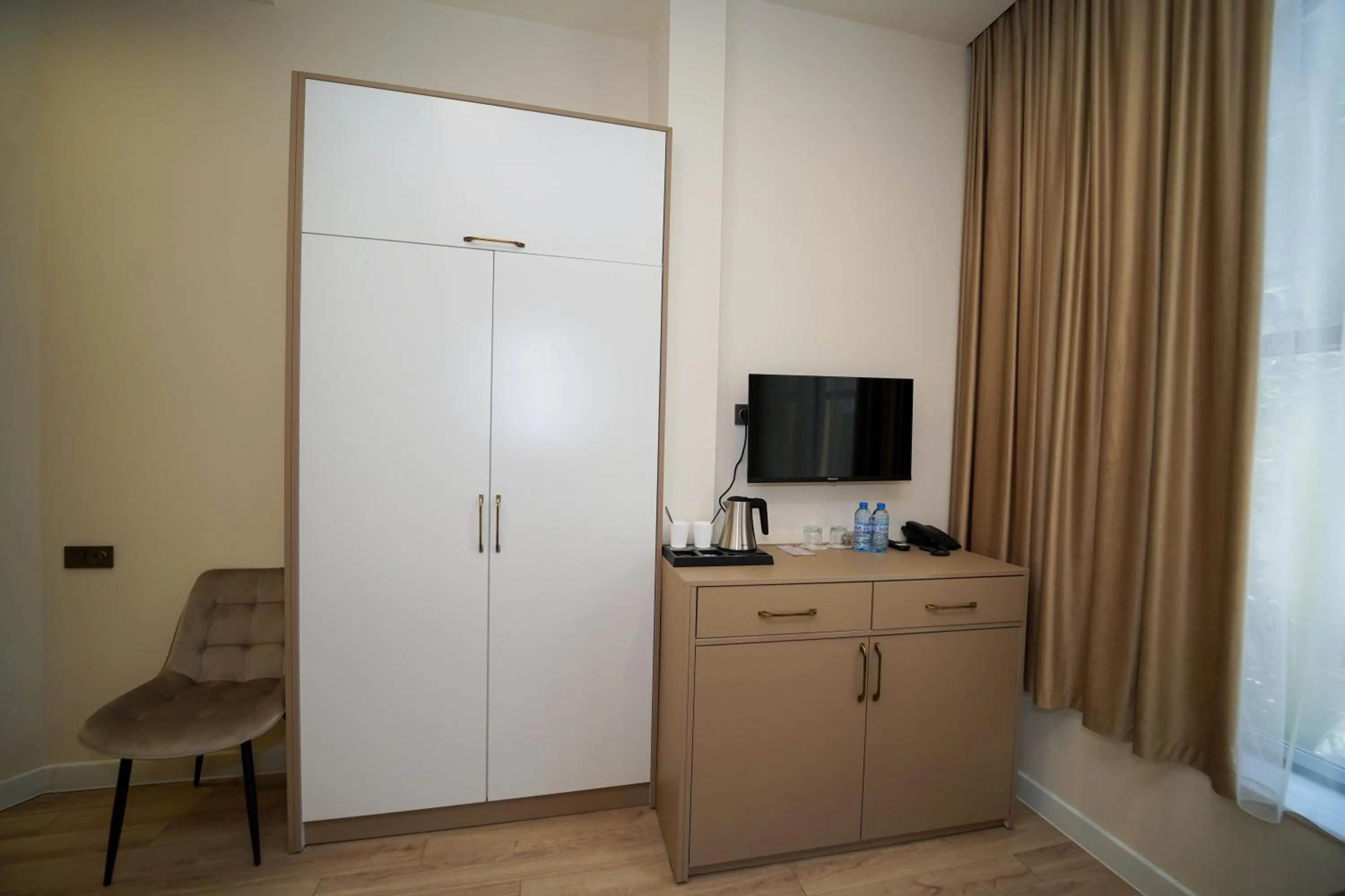 TV and multimedia in B&M Hotel