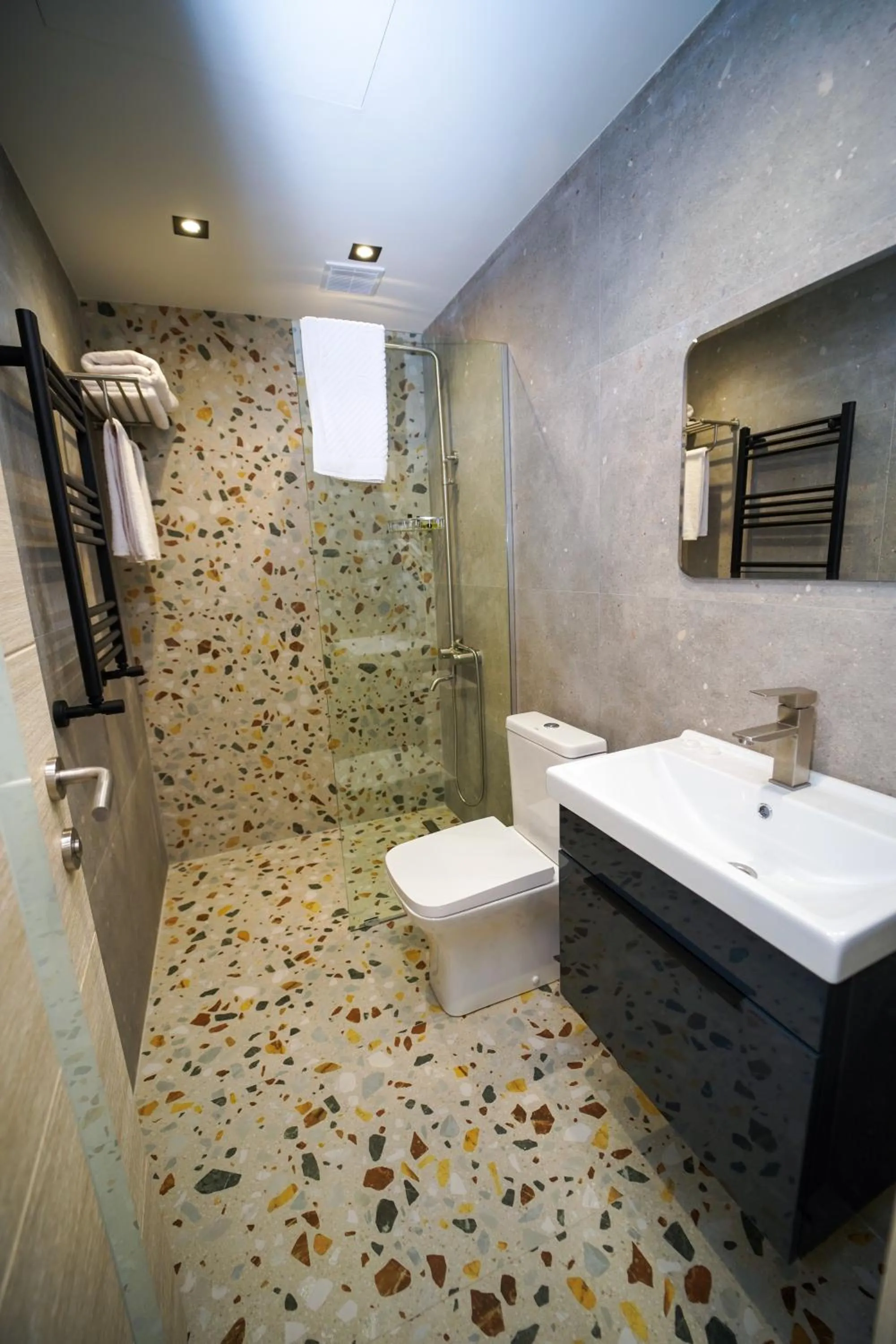 Bathroom in B&M Hotel