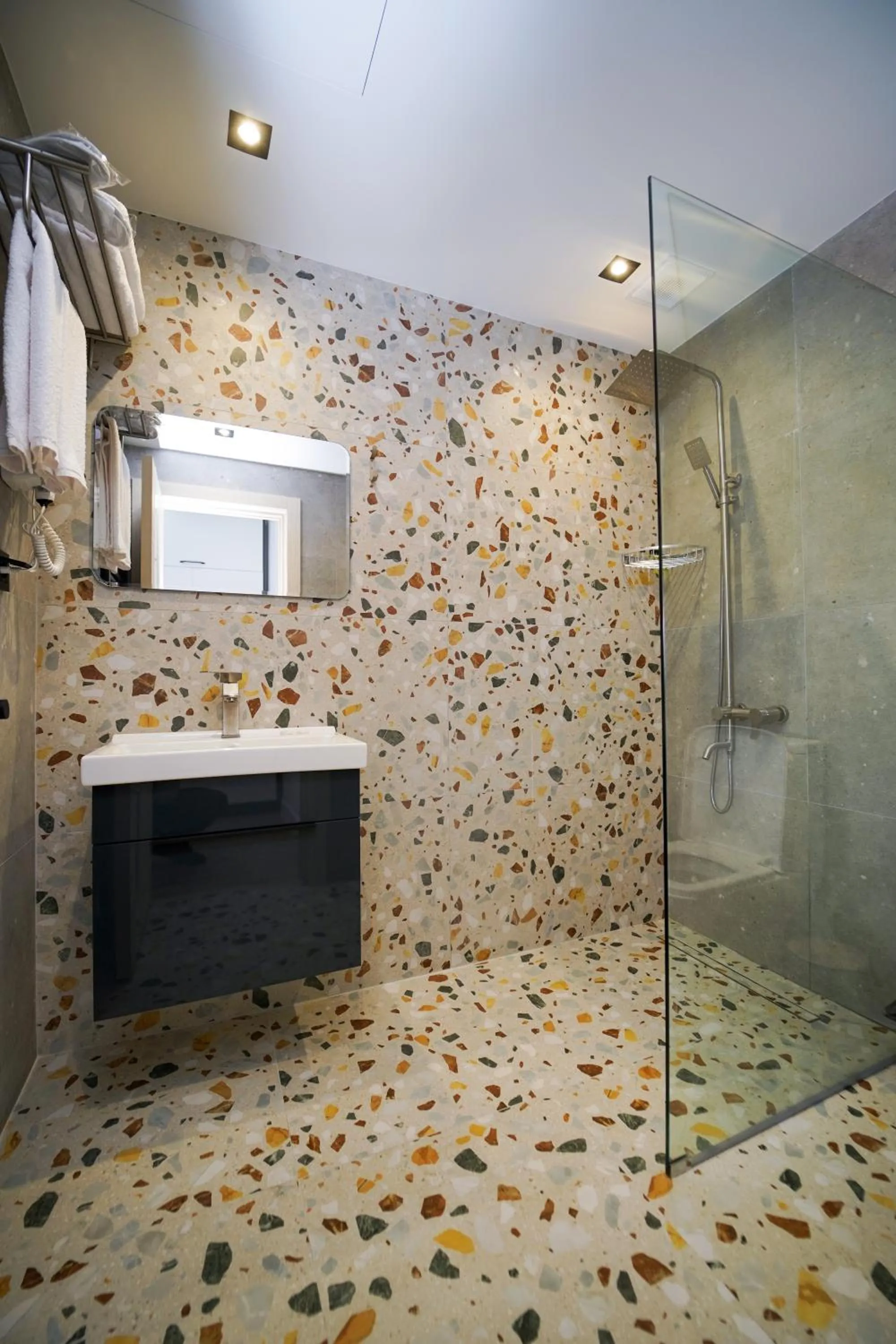 Bathroom in B&M Hotel