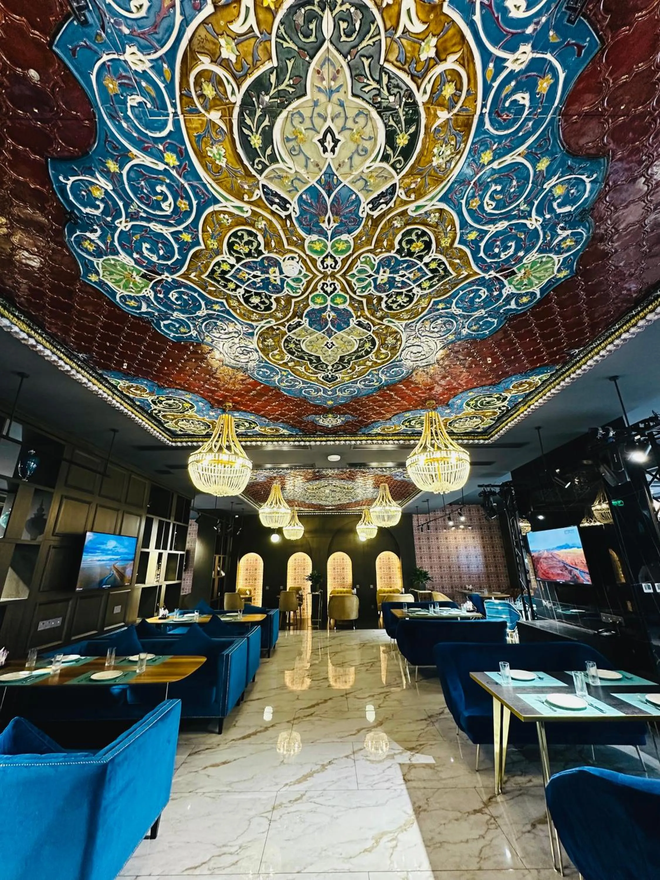 Restaurant/places to eat in Bentley Hotel Tashkent