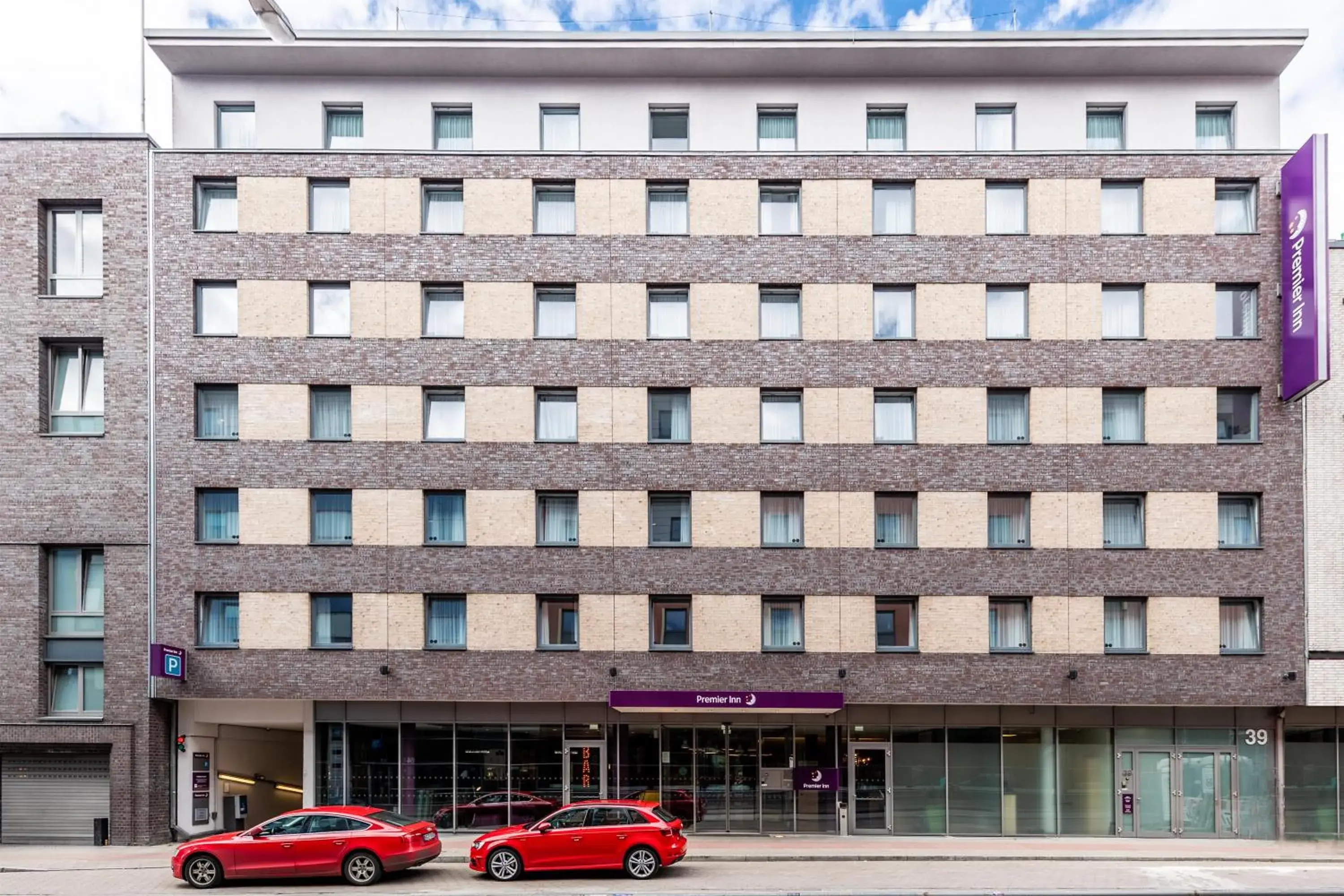 Property building in Premier Inn Hamburg City Millerntor Property building in Premier Inn Hamburg City Millerntor