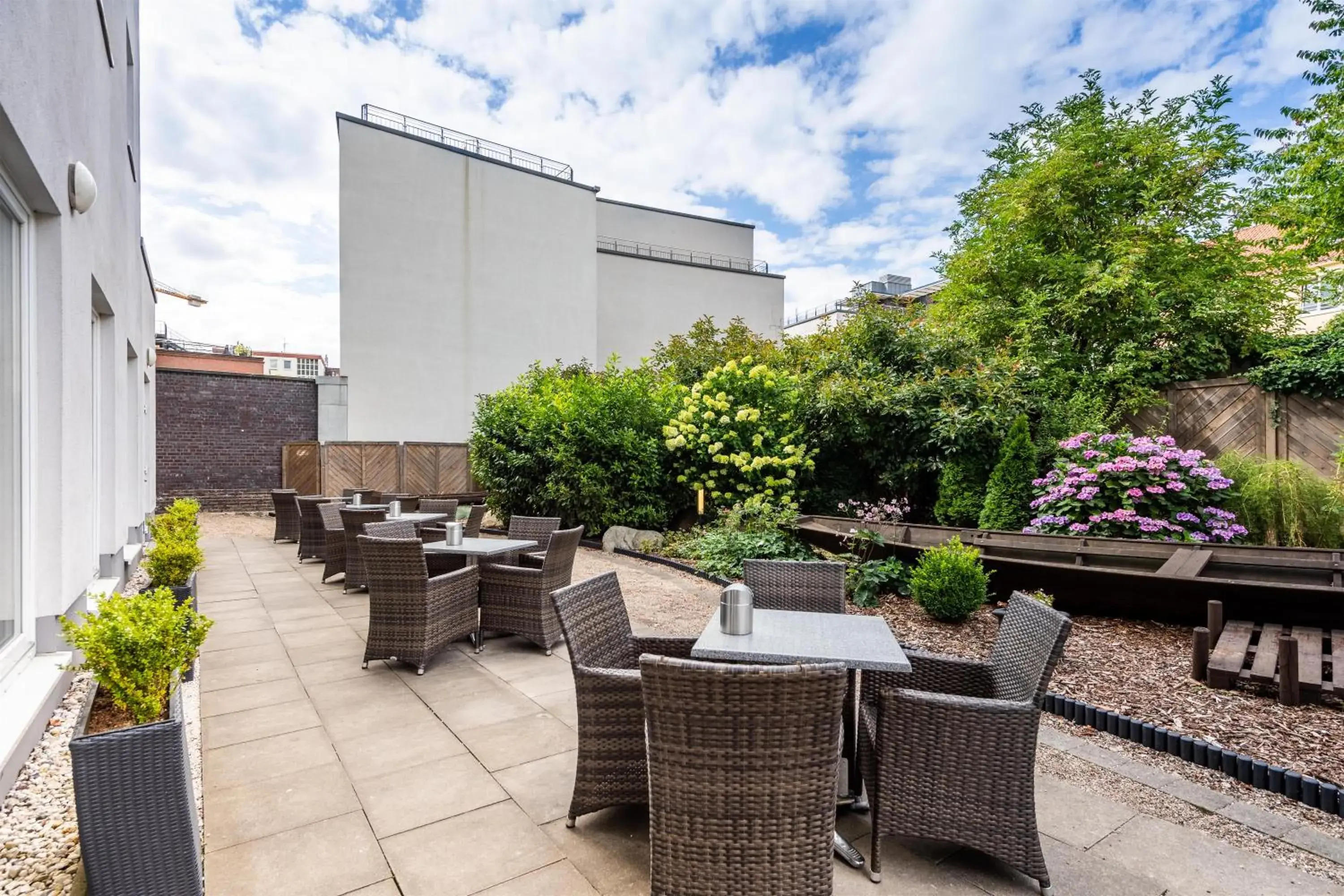 Property building in Premier Inn Hamburg City Millerntor Property building in Premier Inn Hamburg City Millerntor