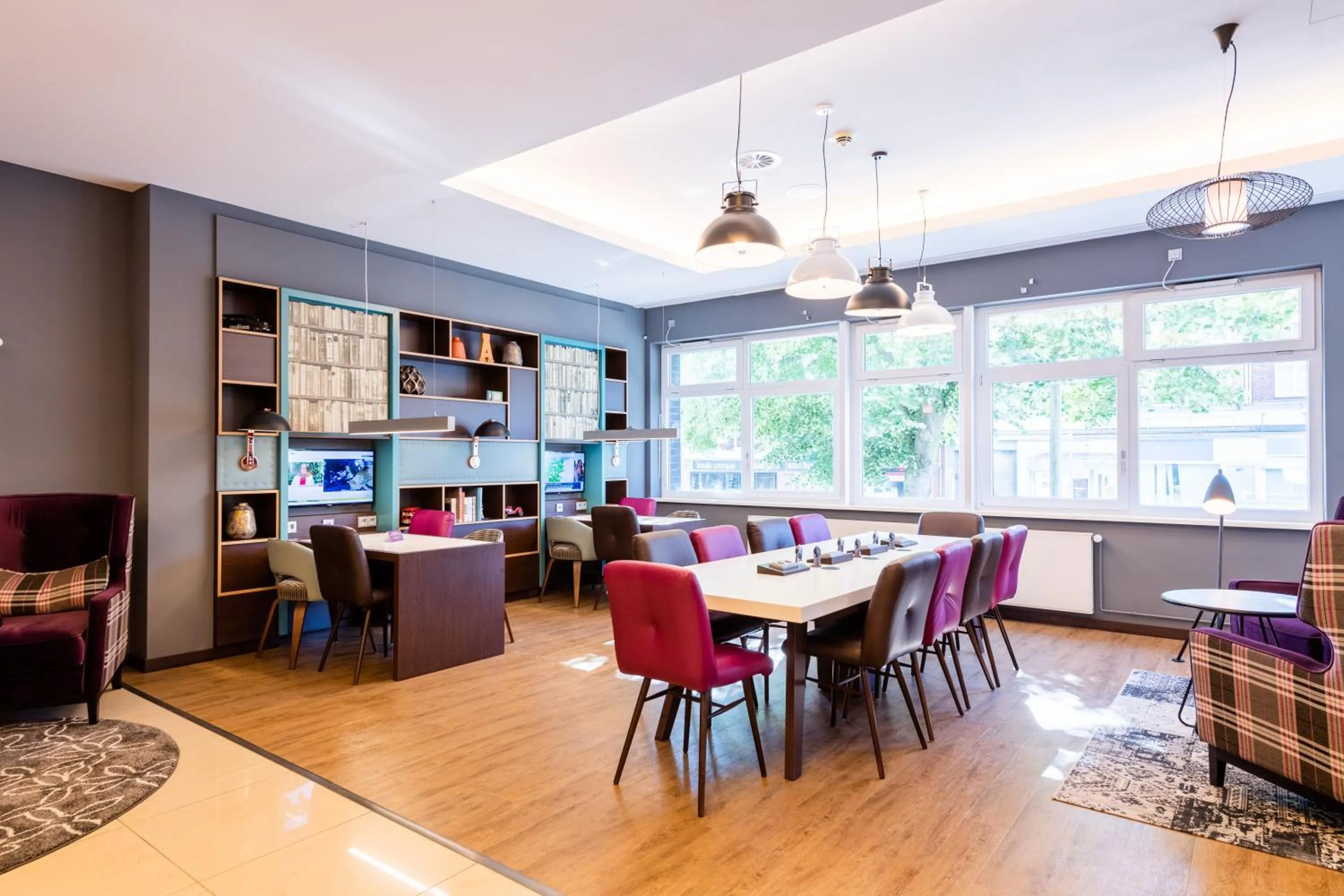 Seating area, Dining Area in Holiday Inn Express HAMBURG CITY CENTRE