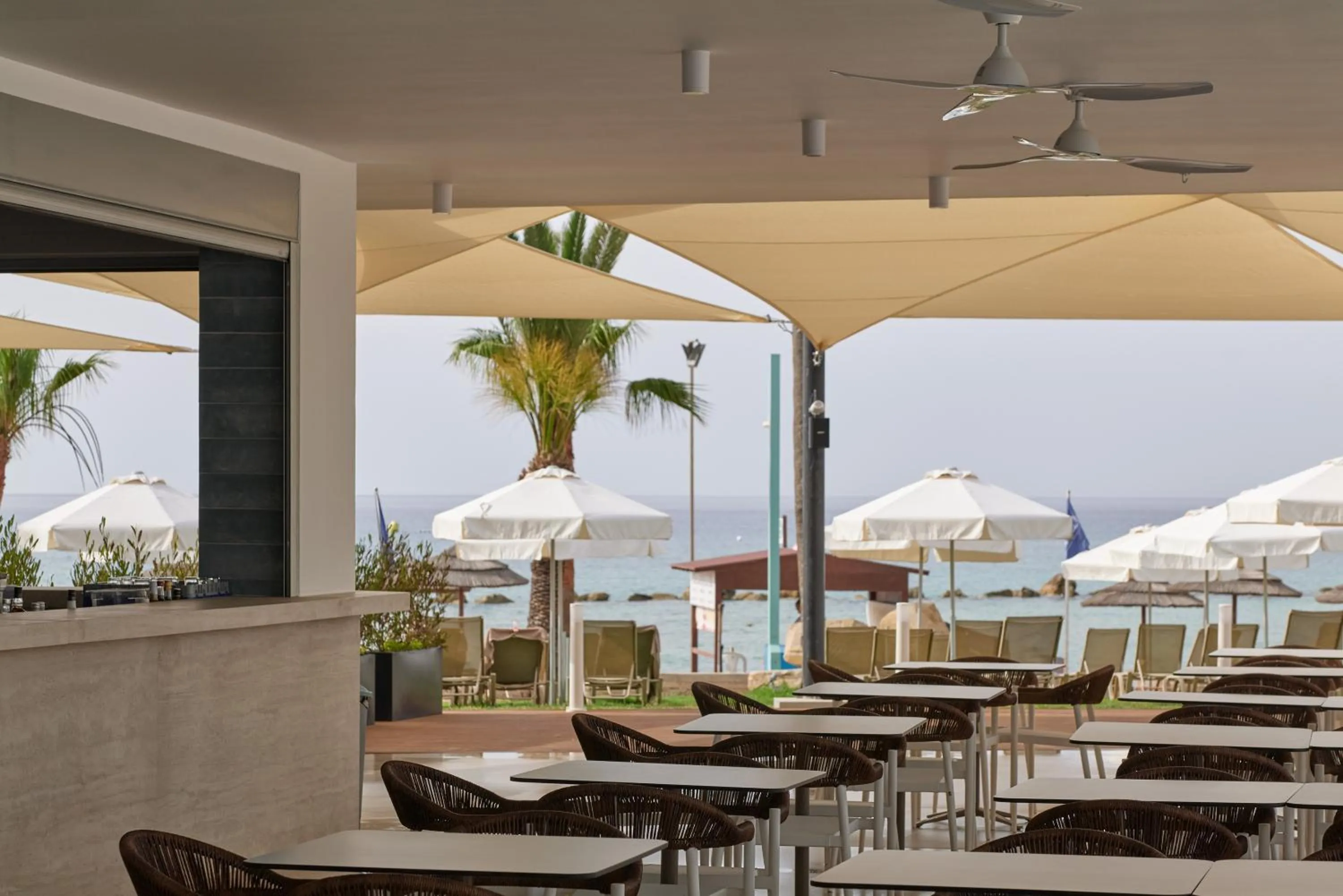 Restaurant/places to eat in Atlantica Callisto