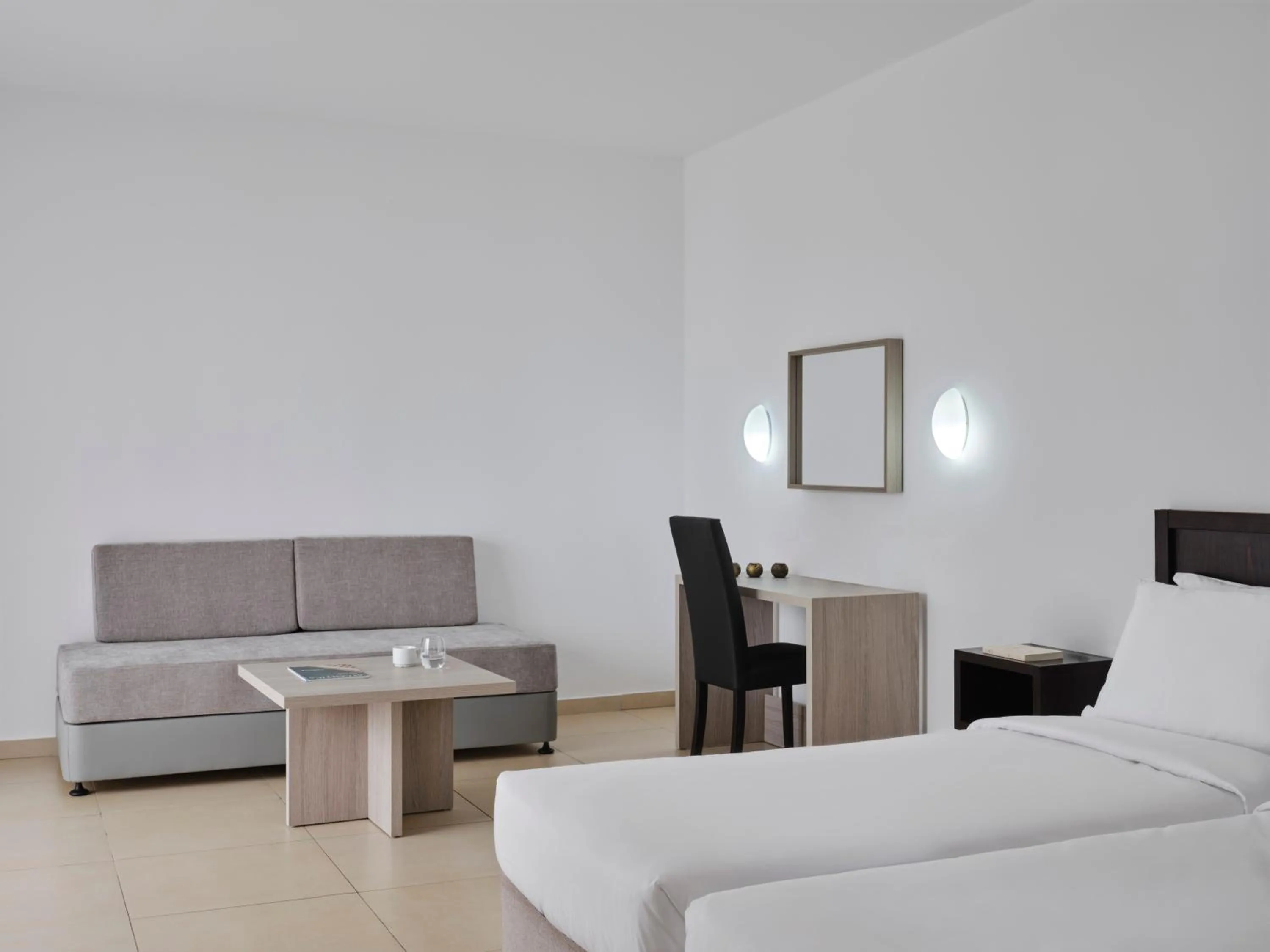 Living room, Bed in Atlantica Callisto