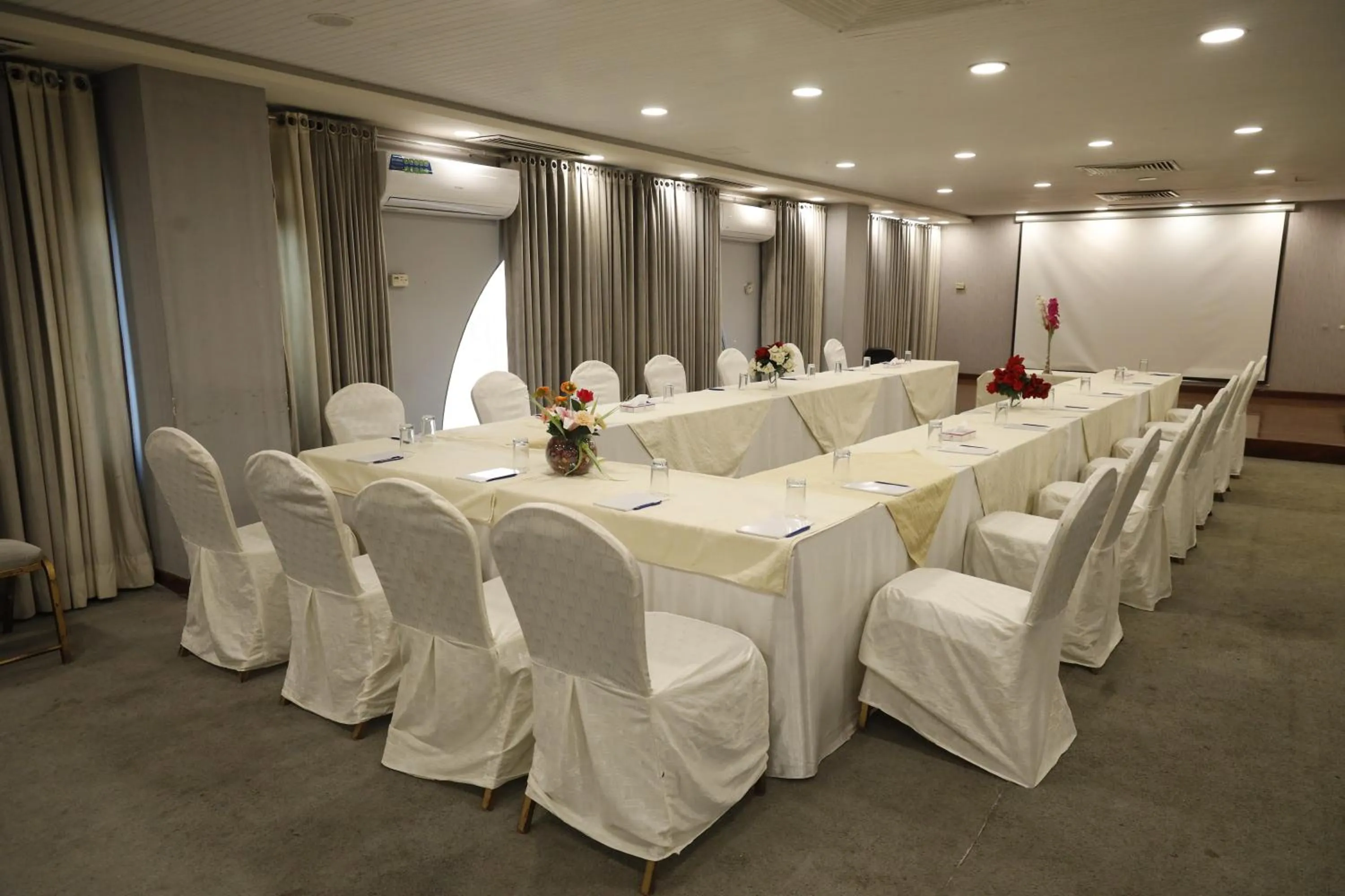 Meeting/conference room in Magnum Inn
