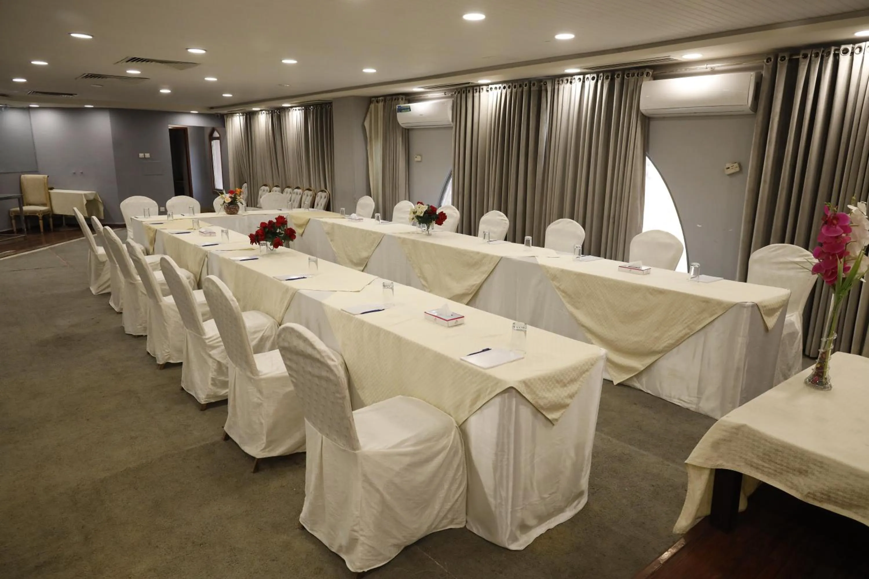 Meeting/conference room in Magnum Inn