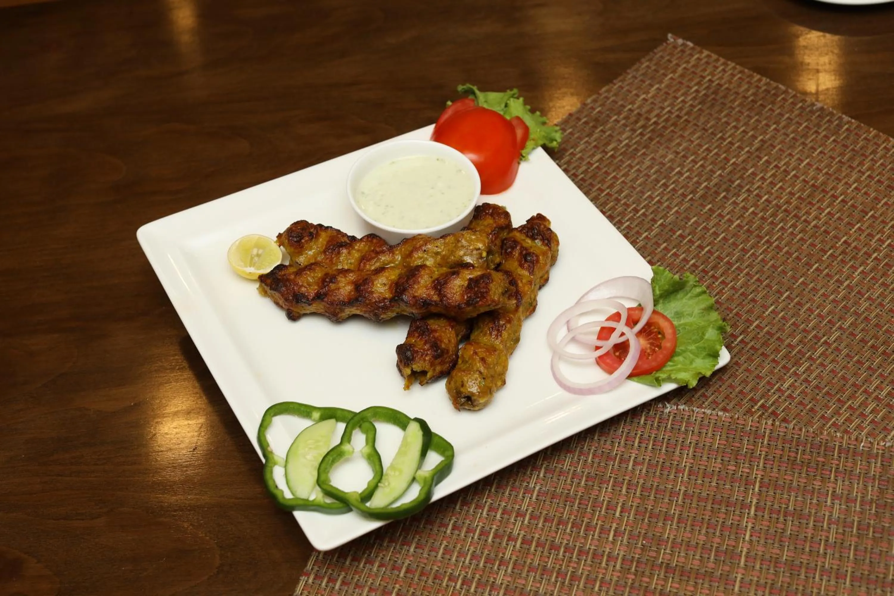 Restaurant/places to eat in Magnum Inn