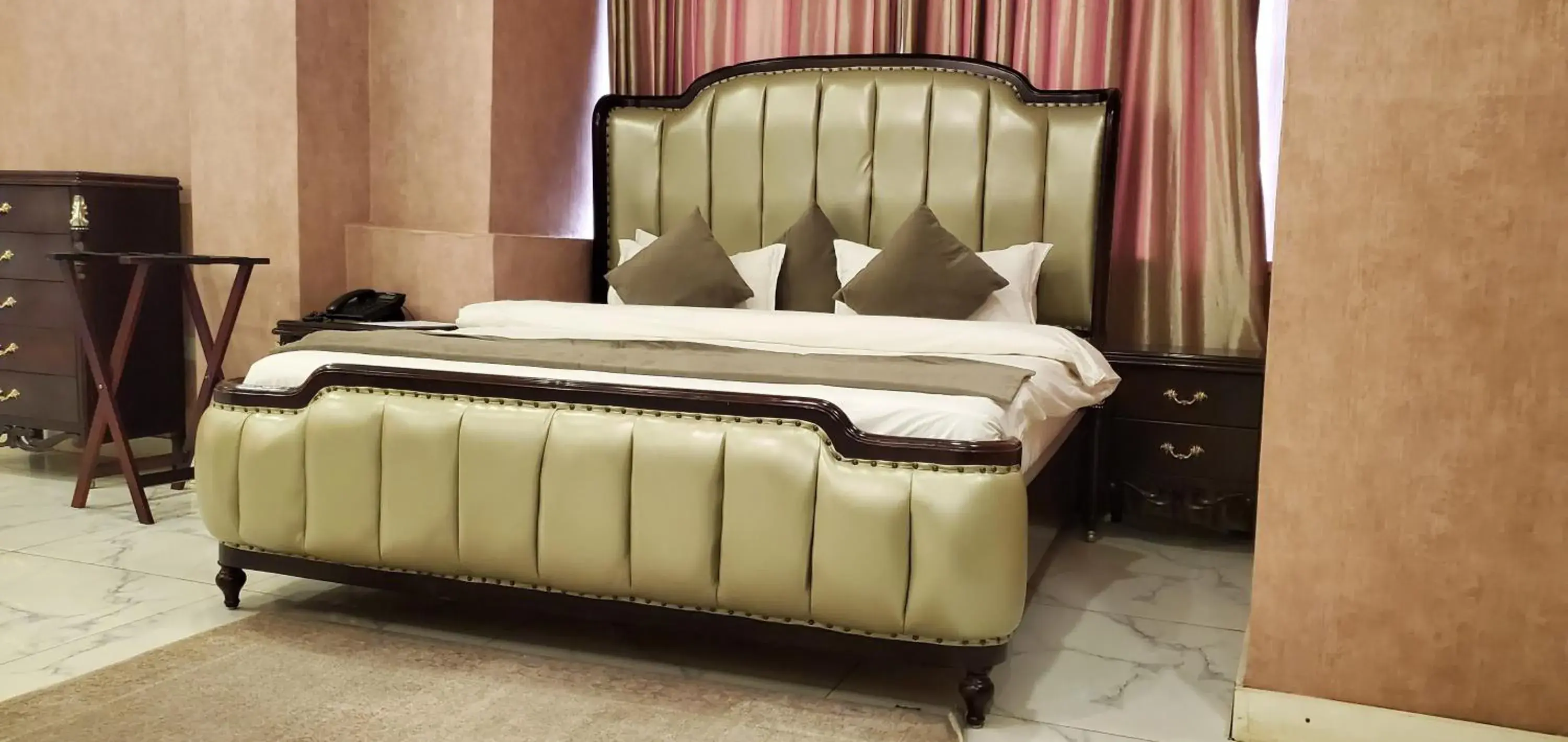 Bed in The Palms Hotel Bed in The Palms Hotel