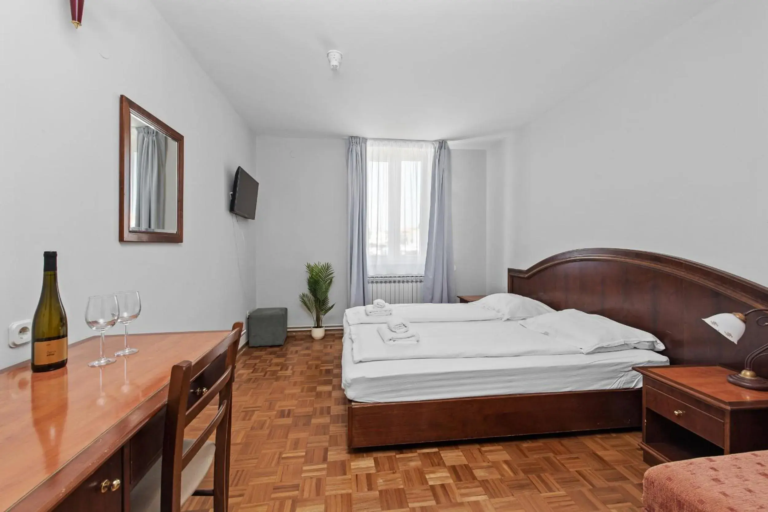 Economy Double Room in Minerva Hotel Economy Double Room in Minerva Hotel