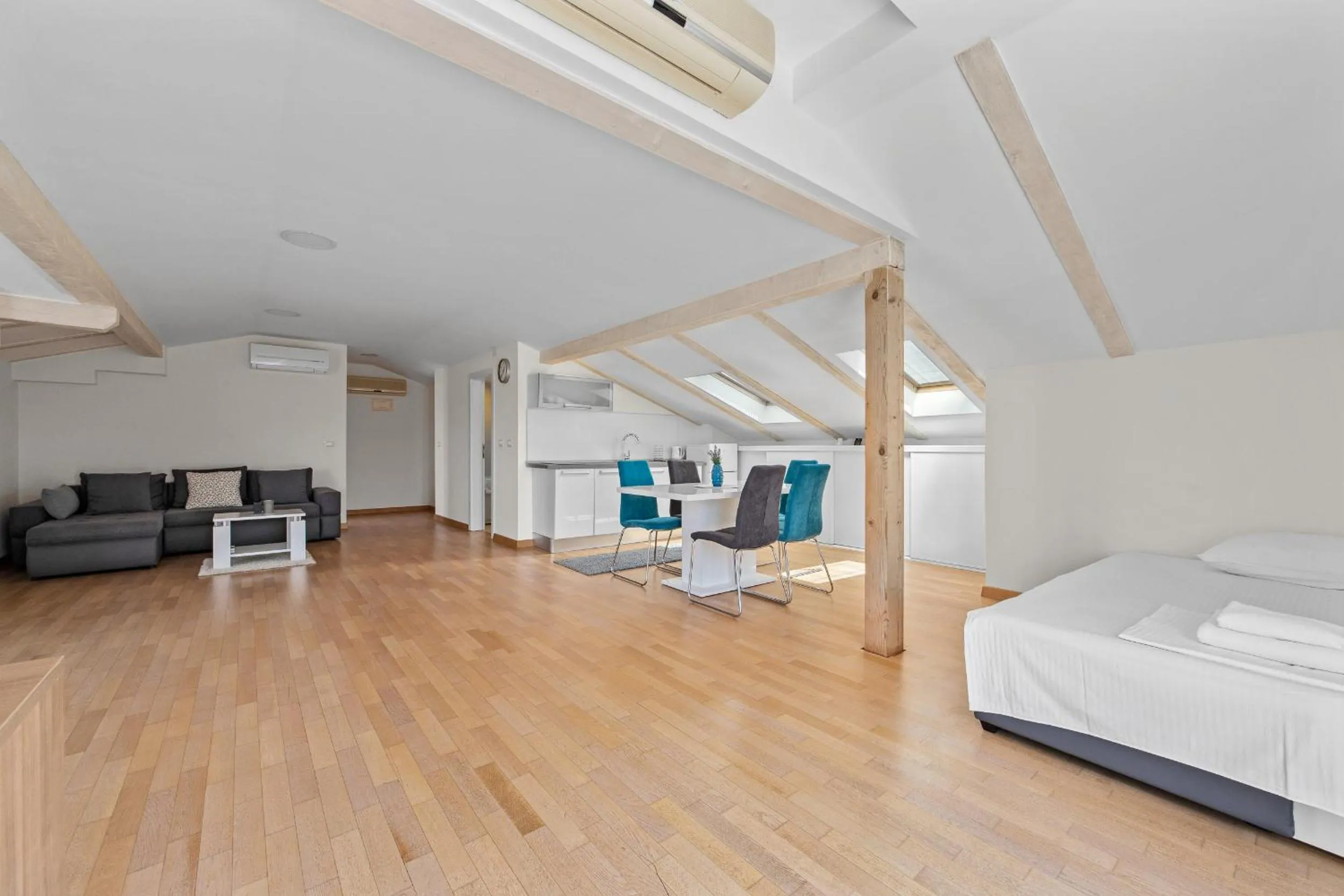 Bed in Minerva Hotel