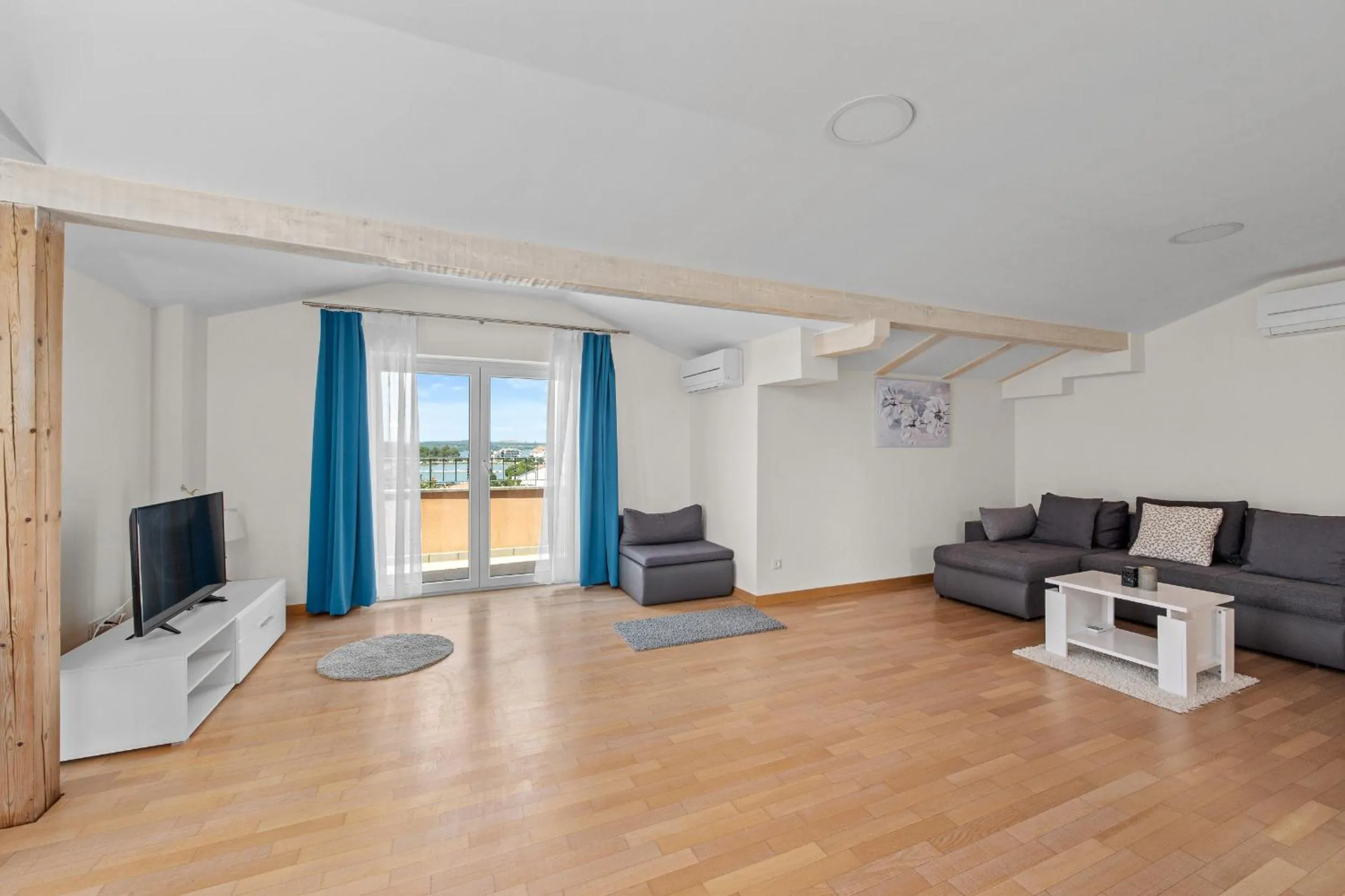 TV and multimedia in Minerva Hotel