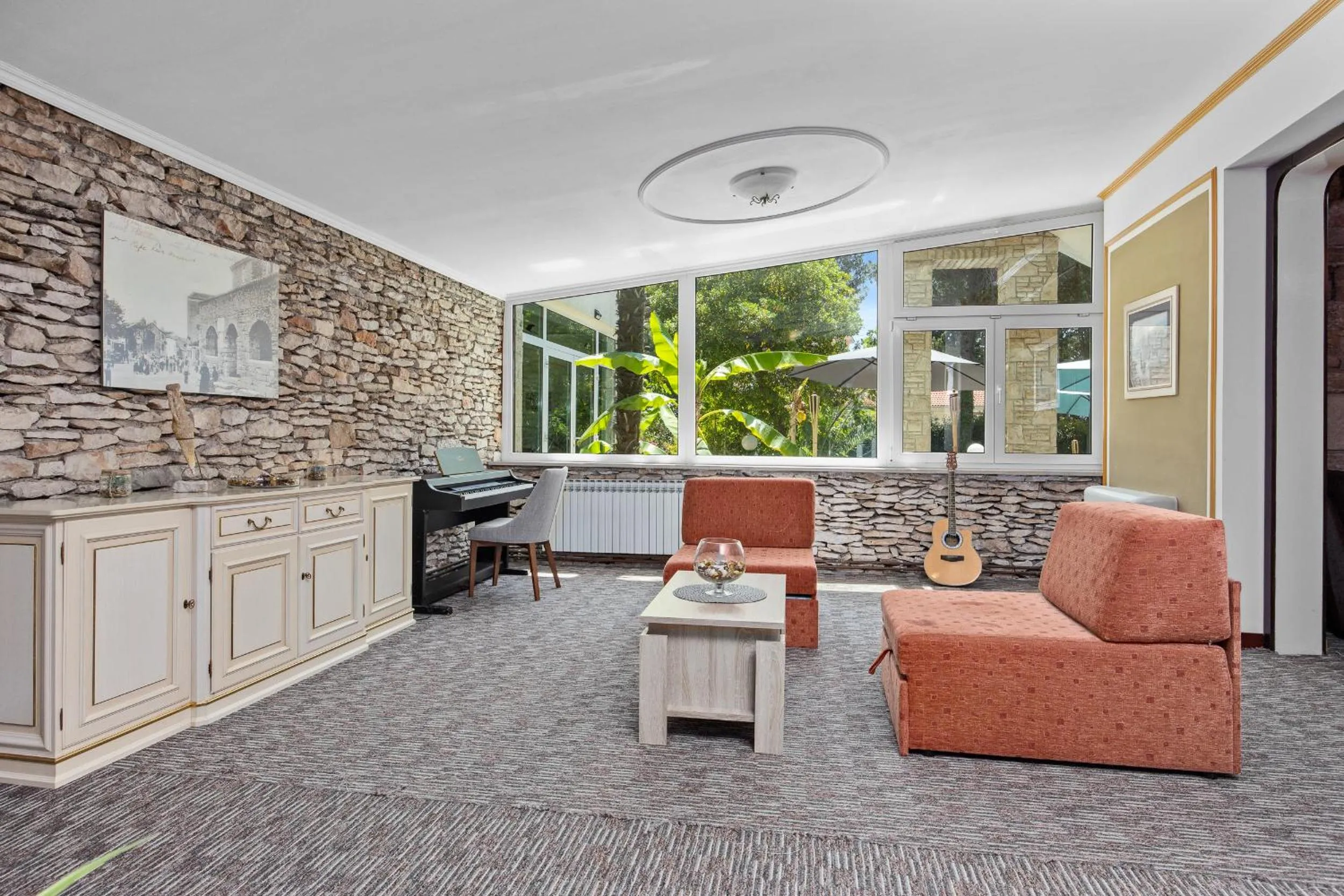 Living room in Minerva Hotel