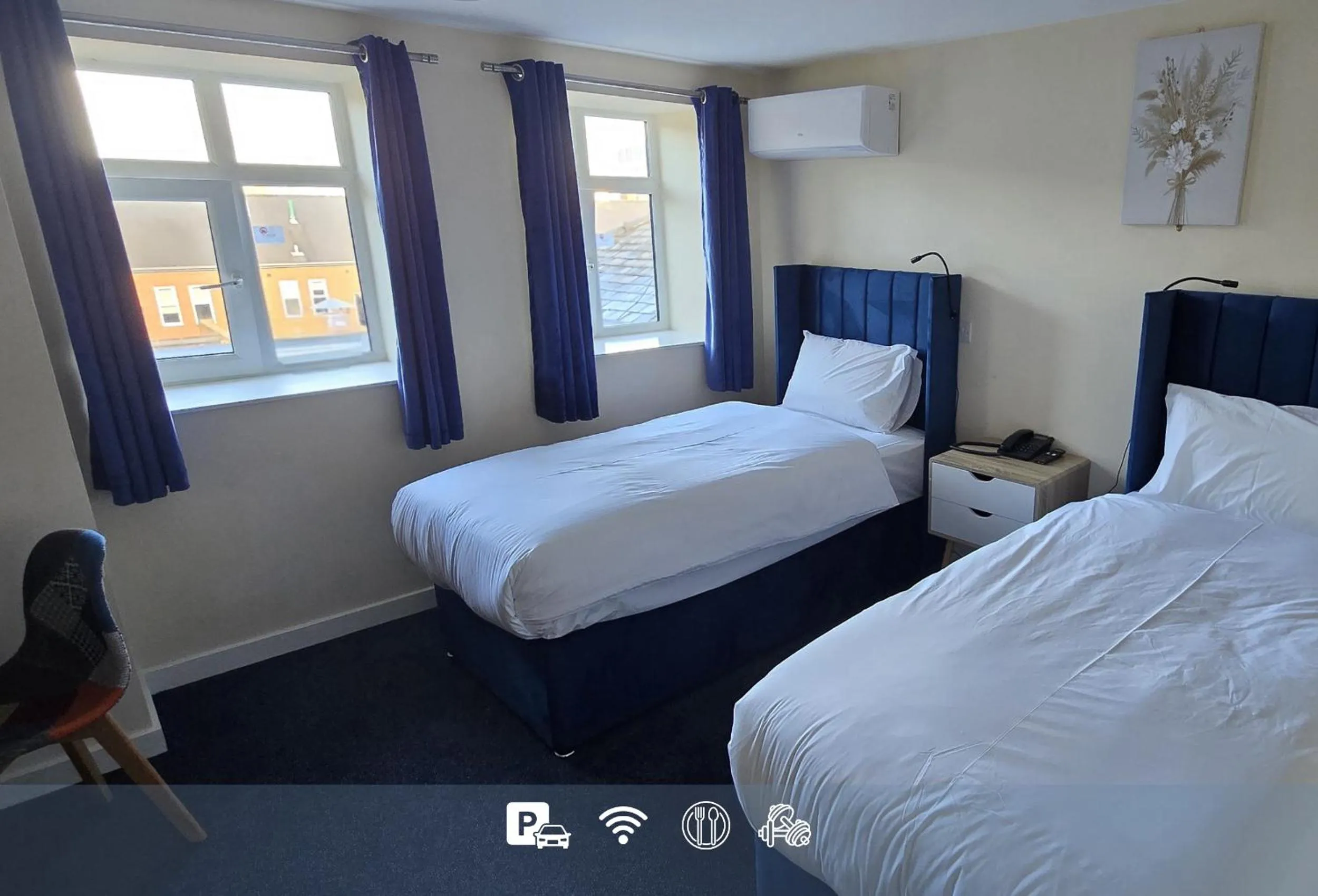 Twin Room in The Carmichael - Hull City Centre
