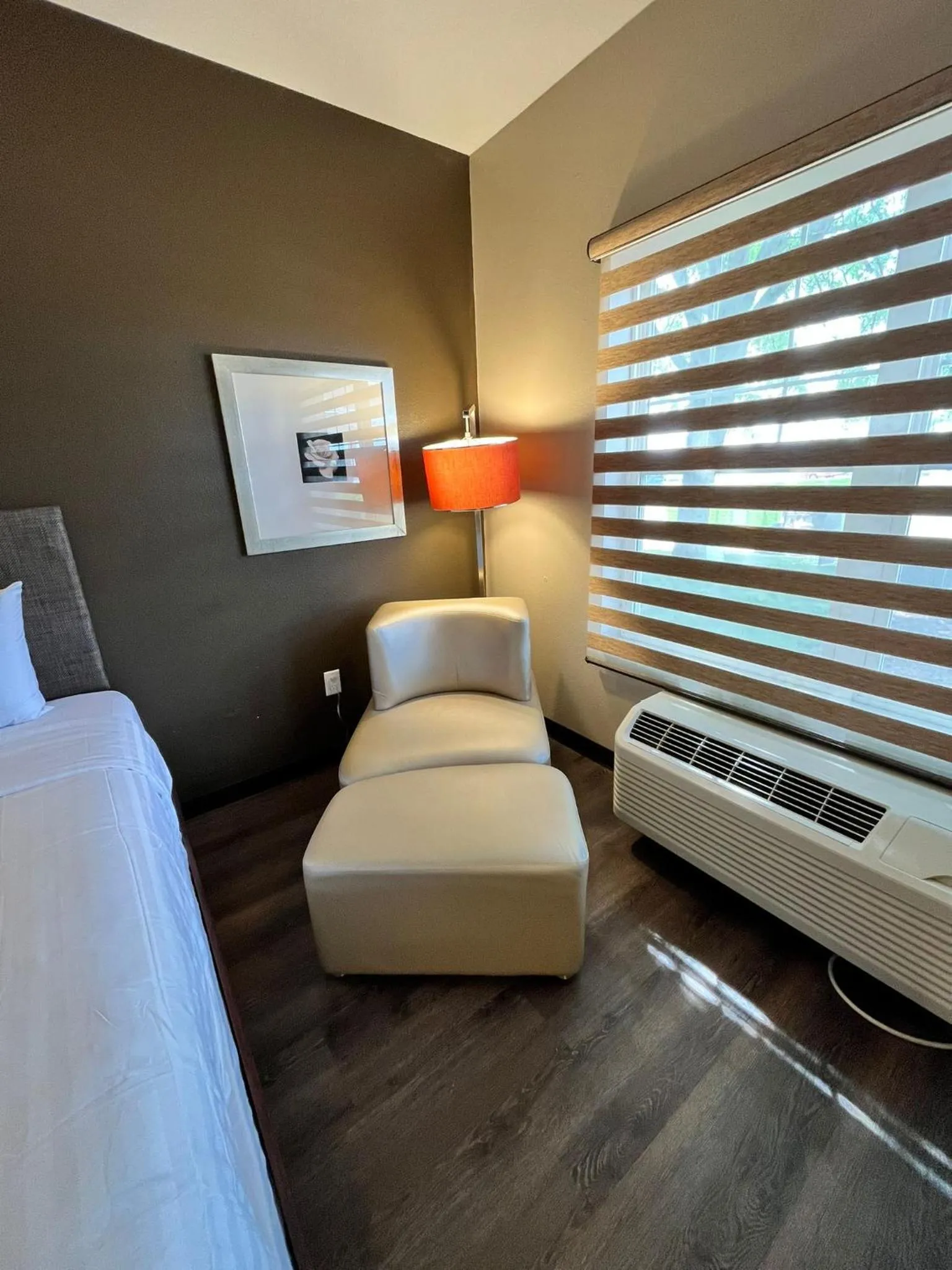 Bedroom, Bed in Grandstay Hotel & Suites