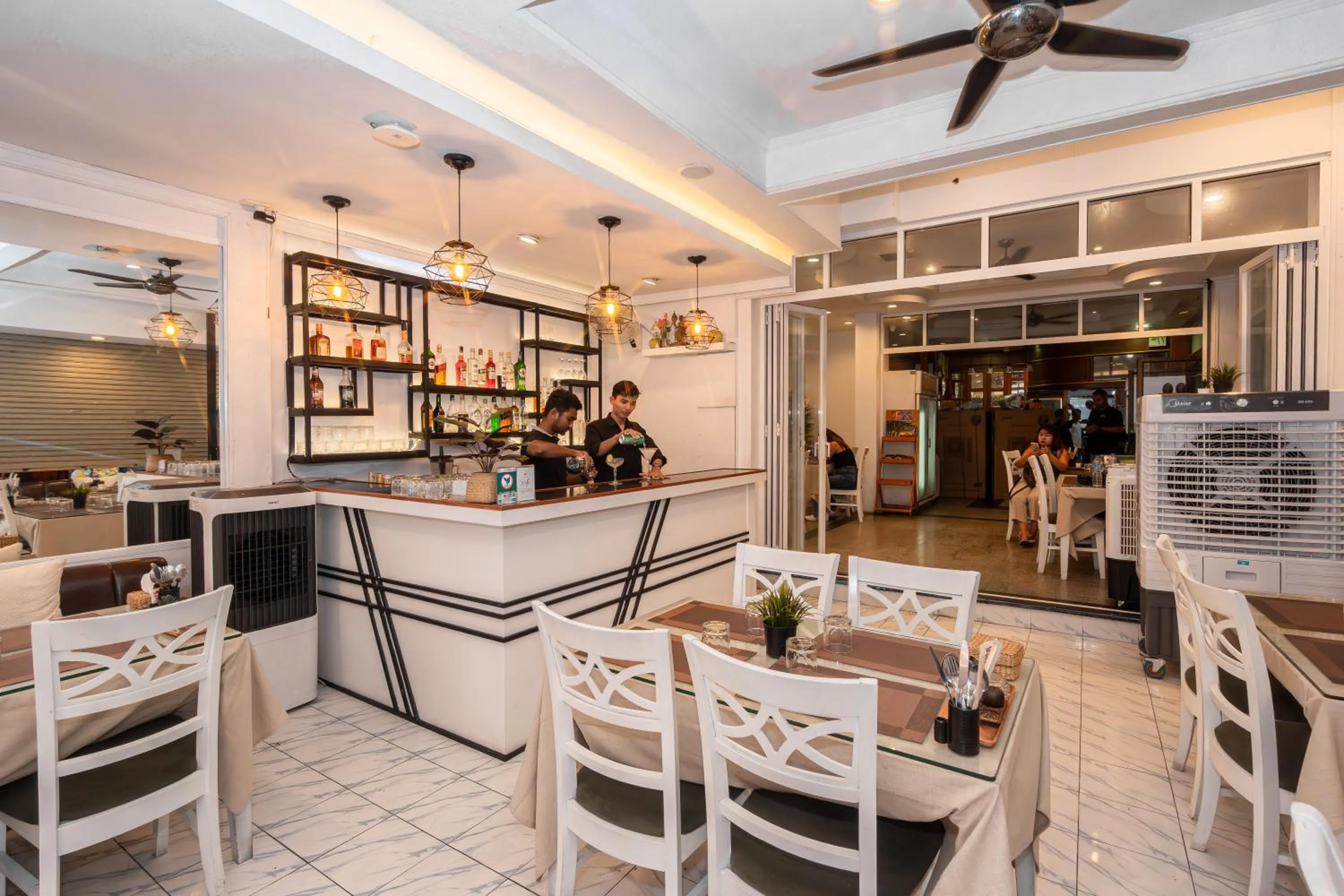 Restaurant/places to eat in Patong Social Hotel & Restaurant