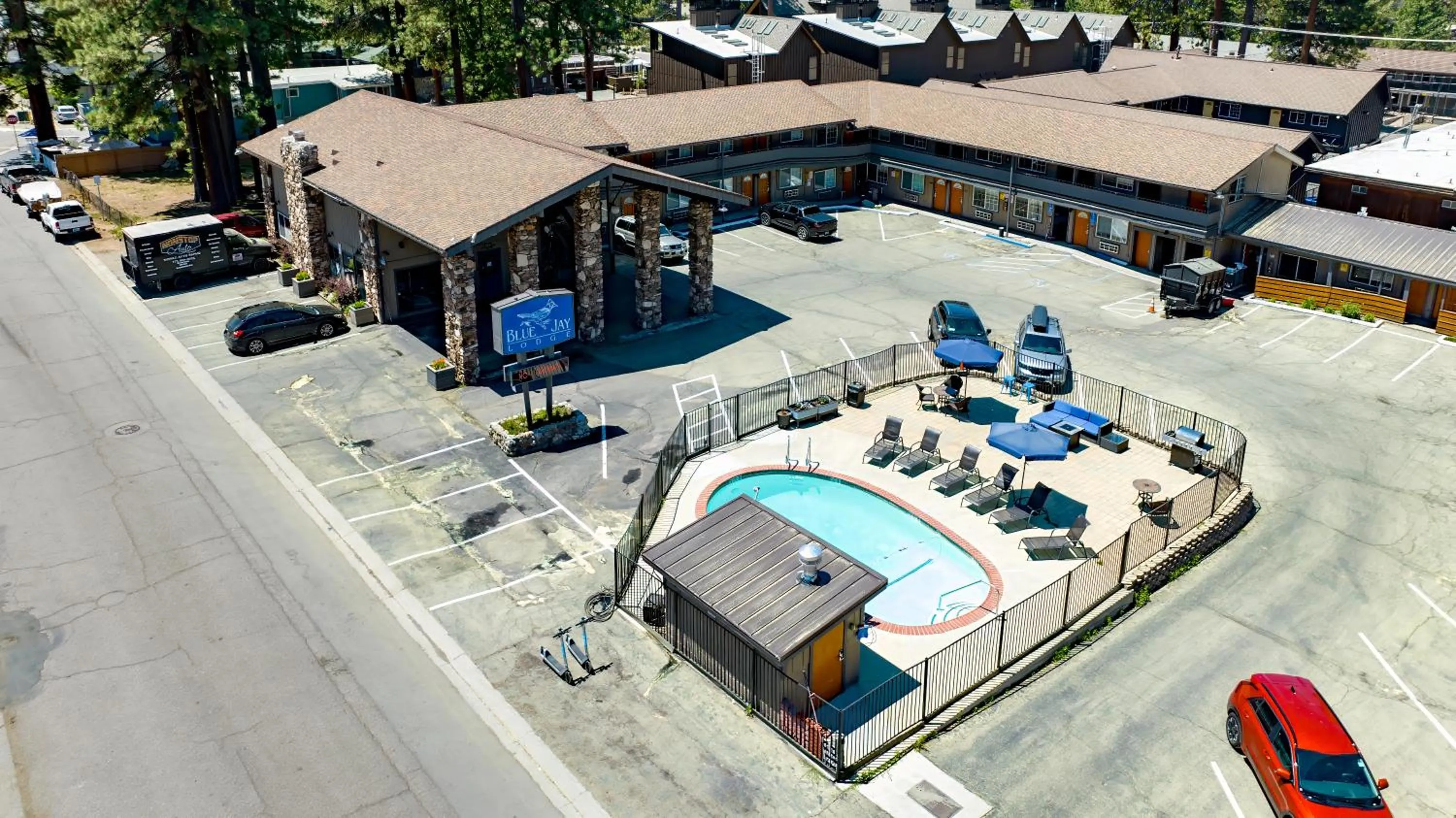 Bird's eye view in Blue Jay Lodge