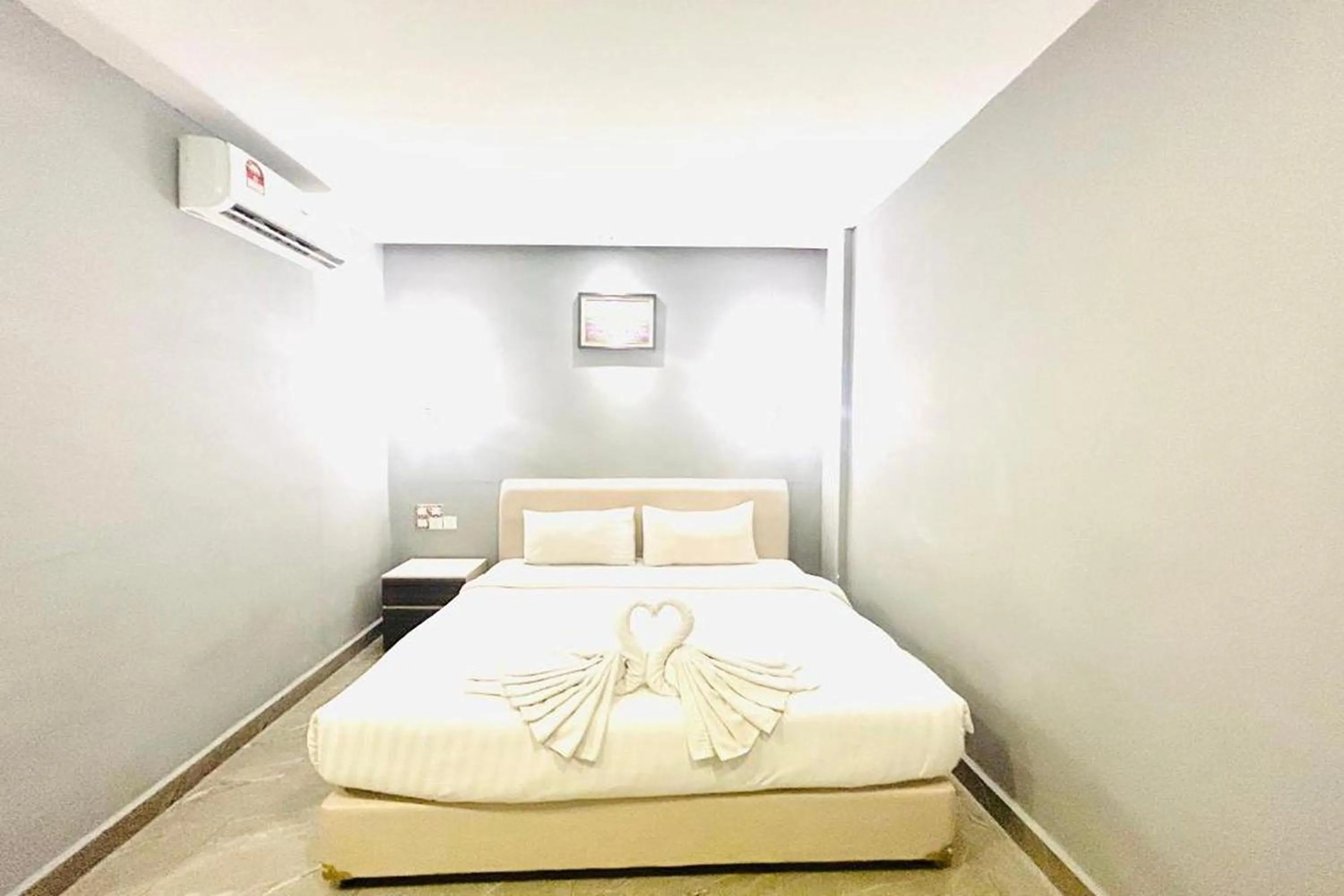 Photo of the whole room, Bed in Hotel Dlima Inn Bukit Bintang