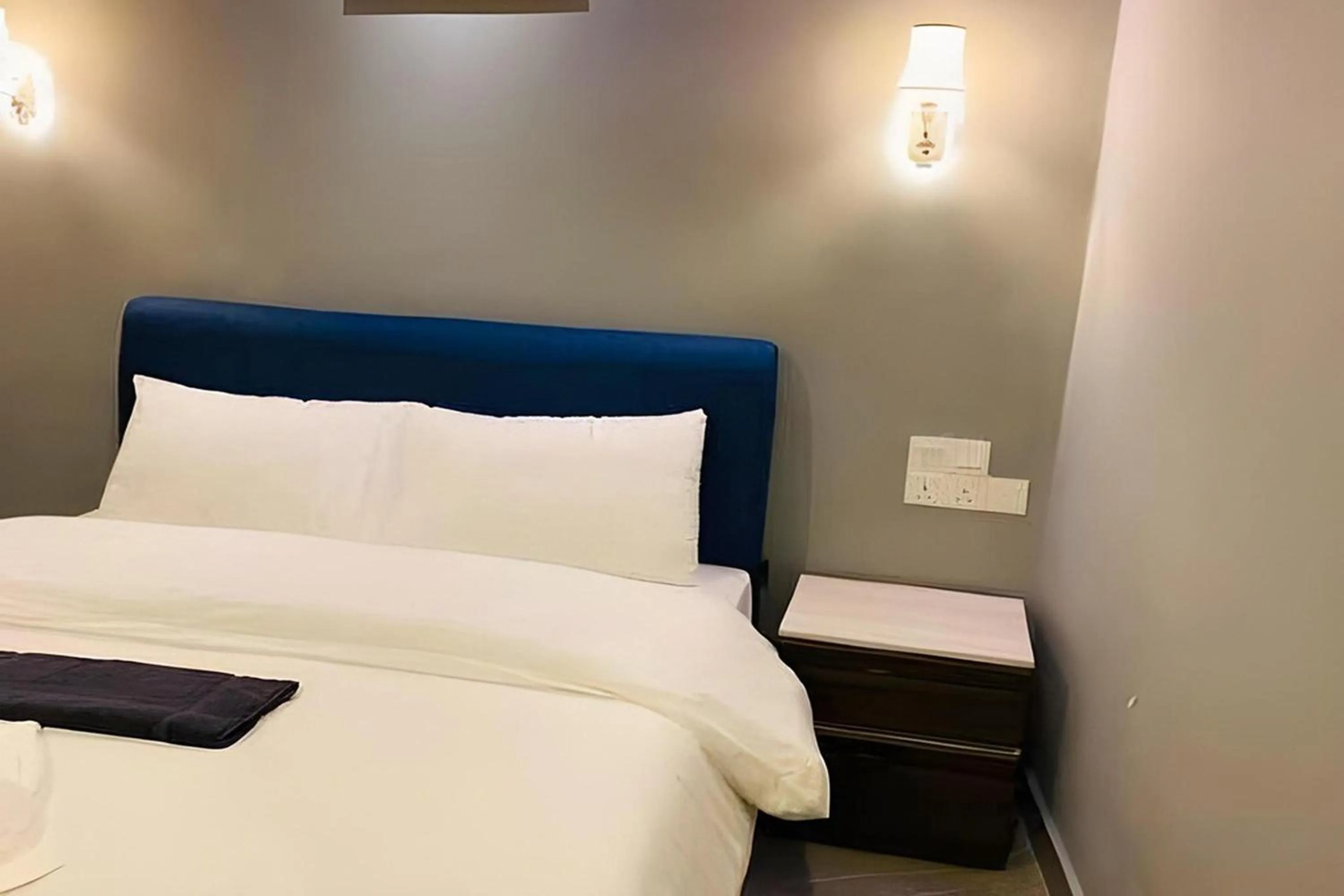 Bedroom, Bed in Hotel Dlima Inn Bukit Bintang