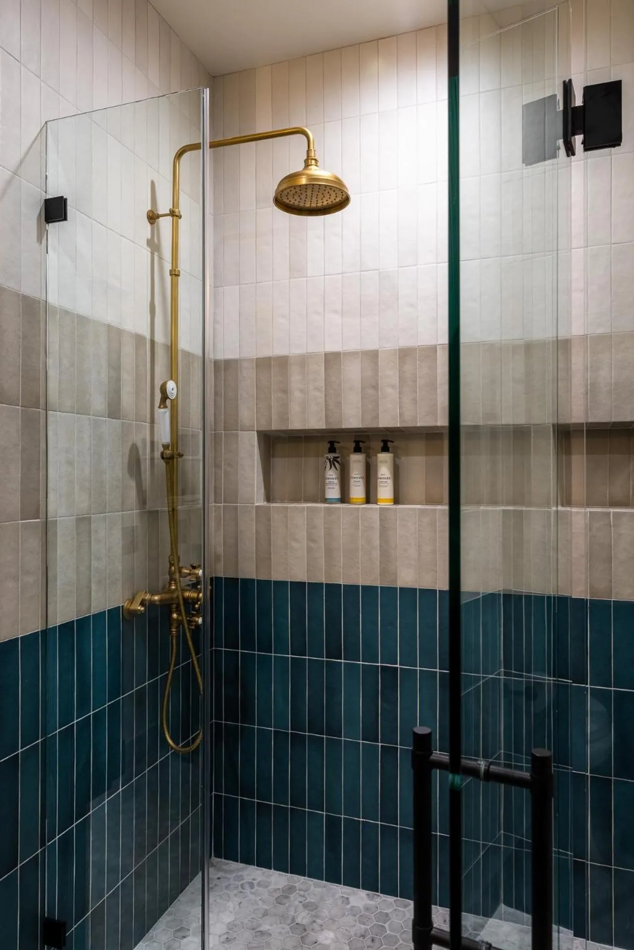 Shower in The Richland