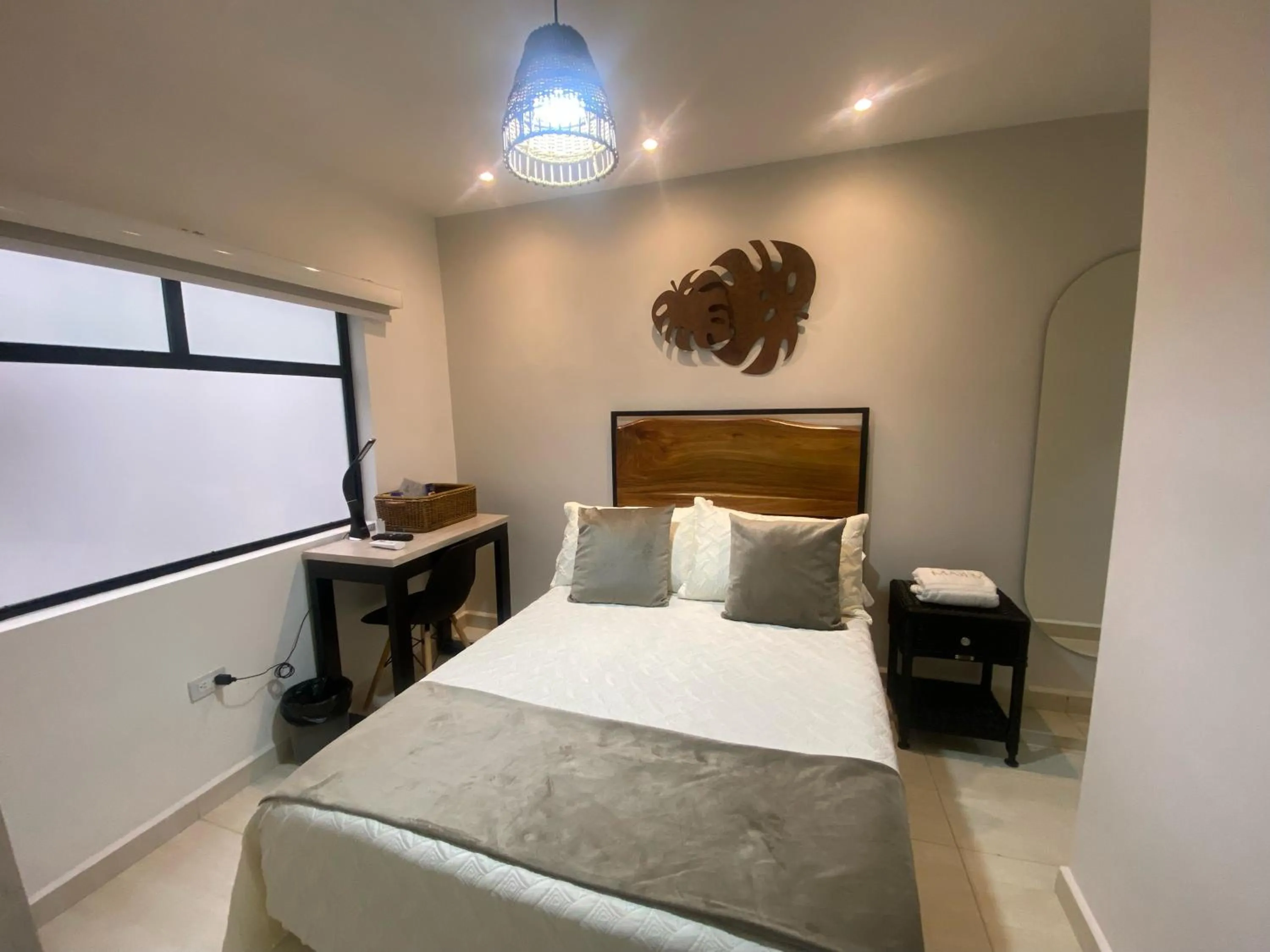 Single Room with Private Bathroom in Maidy Luxury Hotel