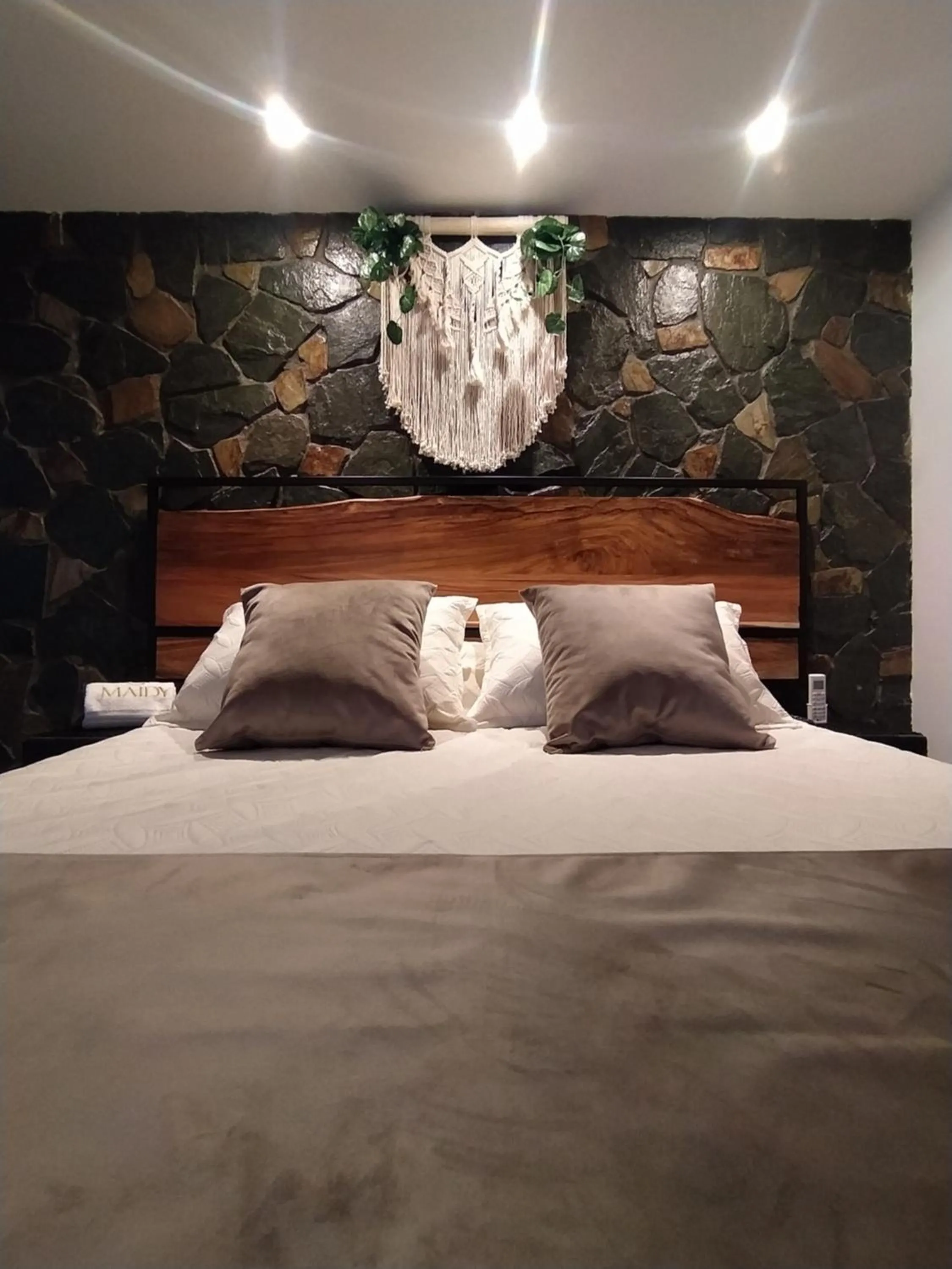 Deluxe Room in Maidy Luxury Hotel