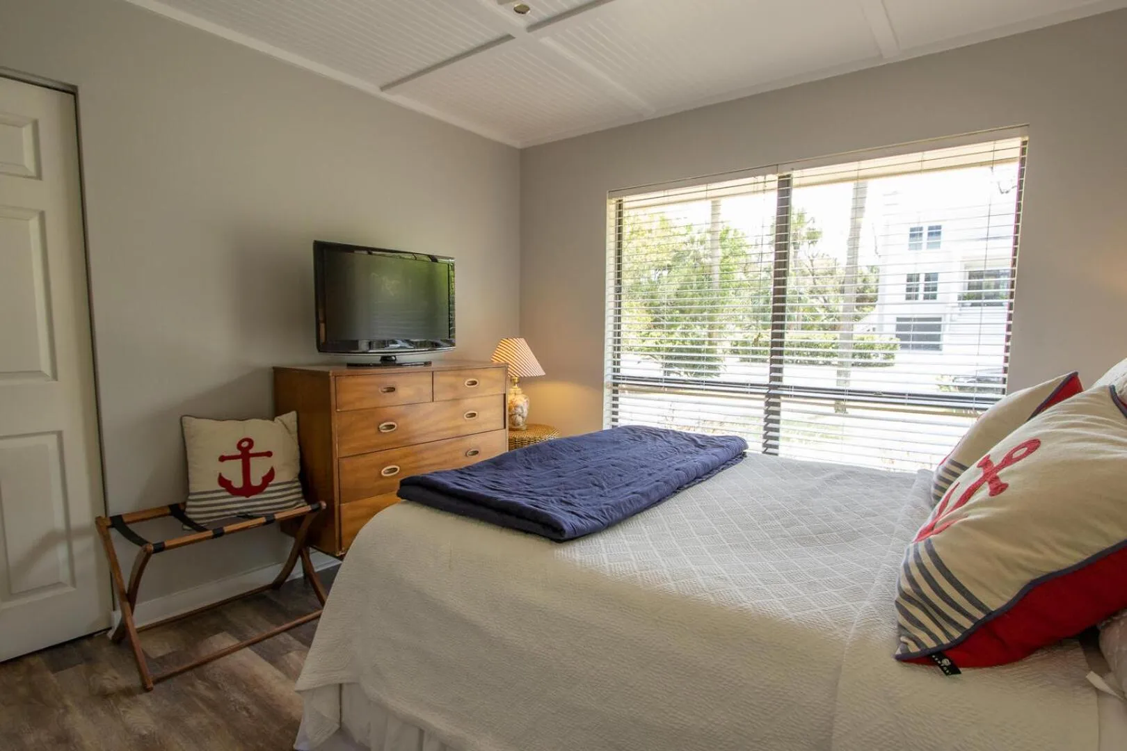 Bed in 377 Tarpon Blv