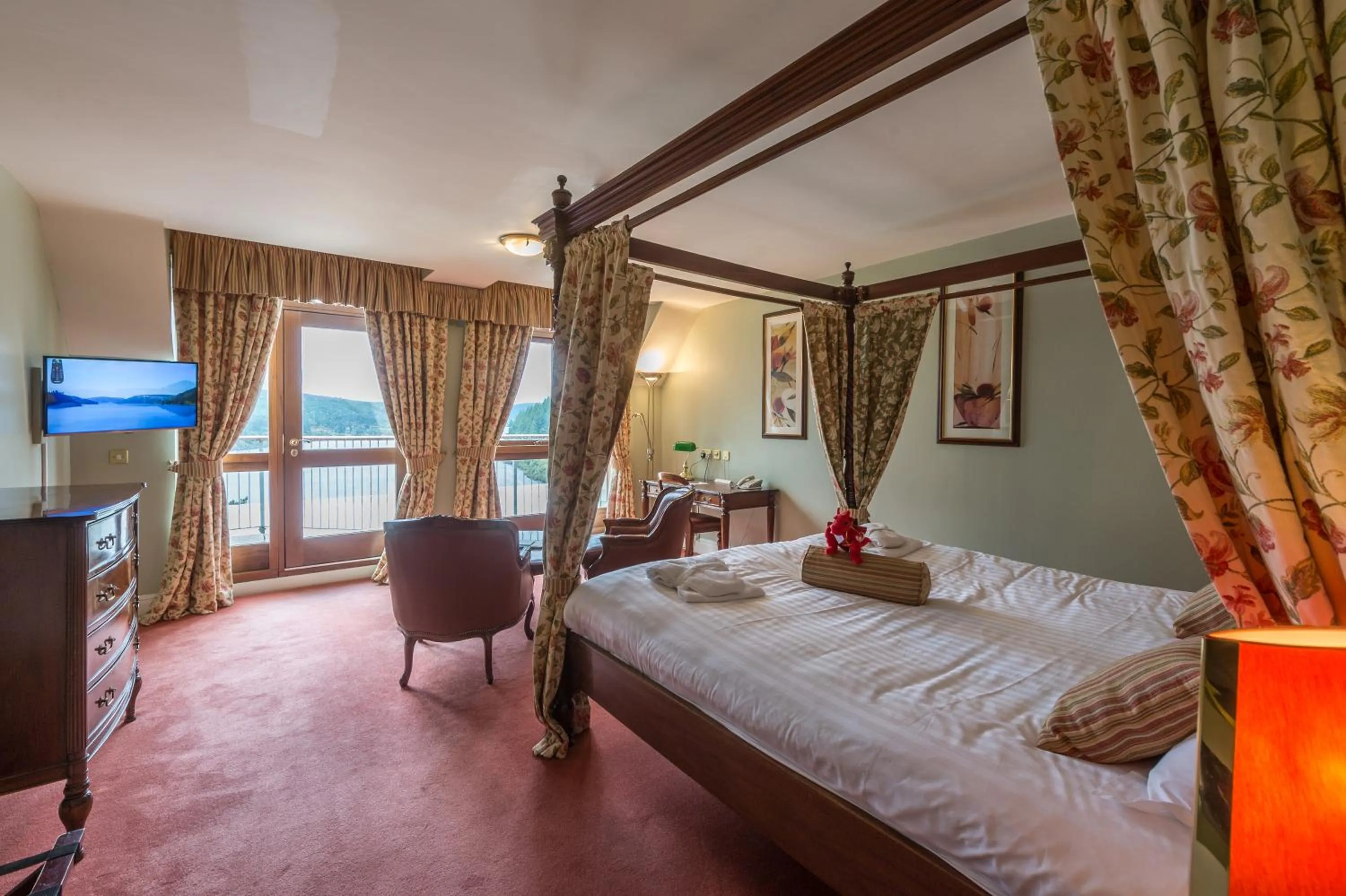 Bed in Lake Vyrnwy Hotel & Spa