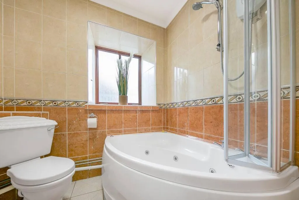 Faulds Crescent Lodge ✪ Grampian Lettings Ltd