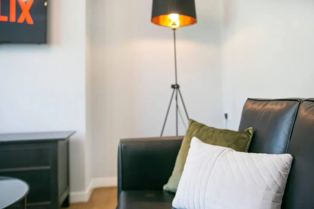 Faulds Crescent Lodge ✪ Grampian Lettings Ltd