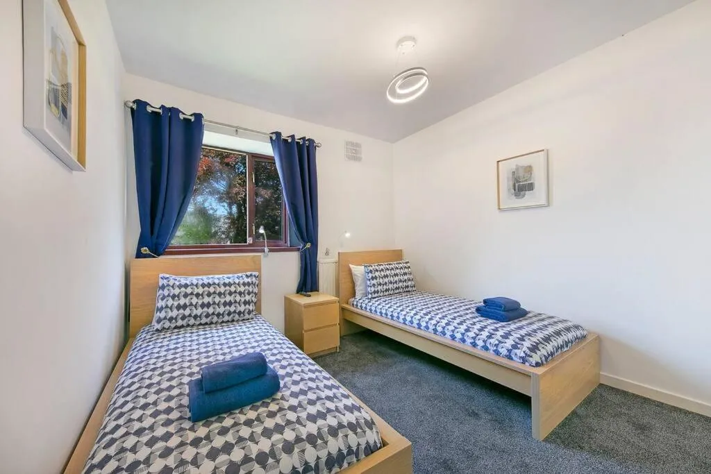 Bed in Faulds Crescent Lodge ✪ Grampian Lettings Ltd